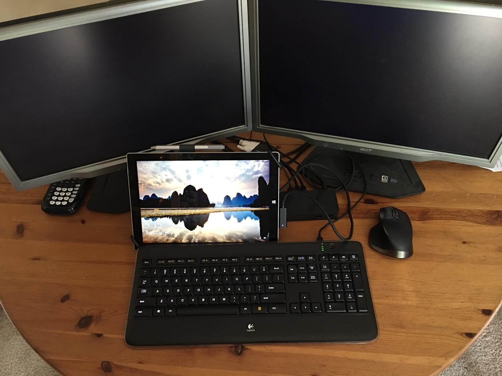 Microsoft Surface Dock (PD9-00003) - Original Surface Pro Docking Station customer photo 2
