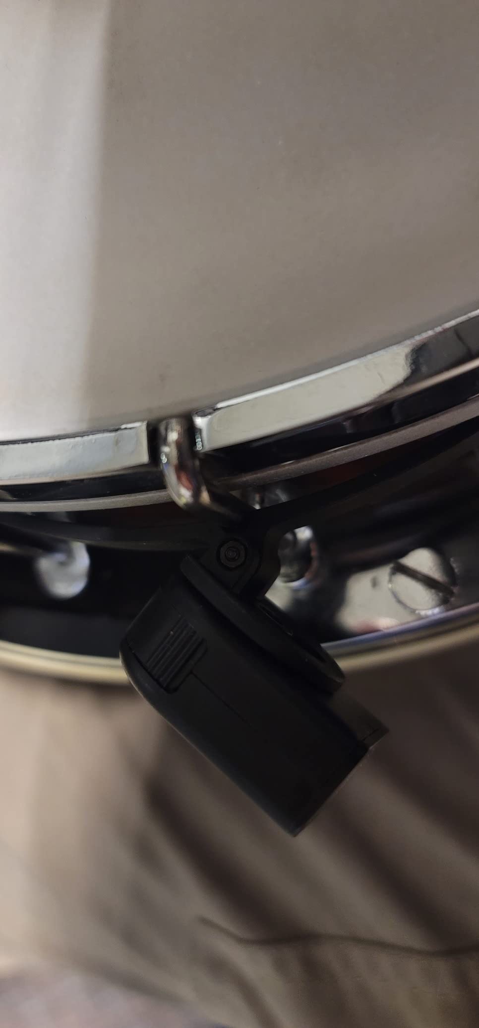 D'Addario Accessories Micro Banjo Tuner - Multi-color display - Digital Tuner - Non Marring Hoop Bracket - Fast & Accurate Tuning - Visual Metronome customer photo 1