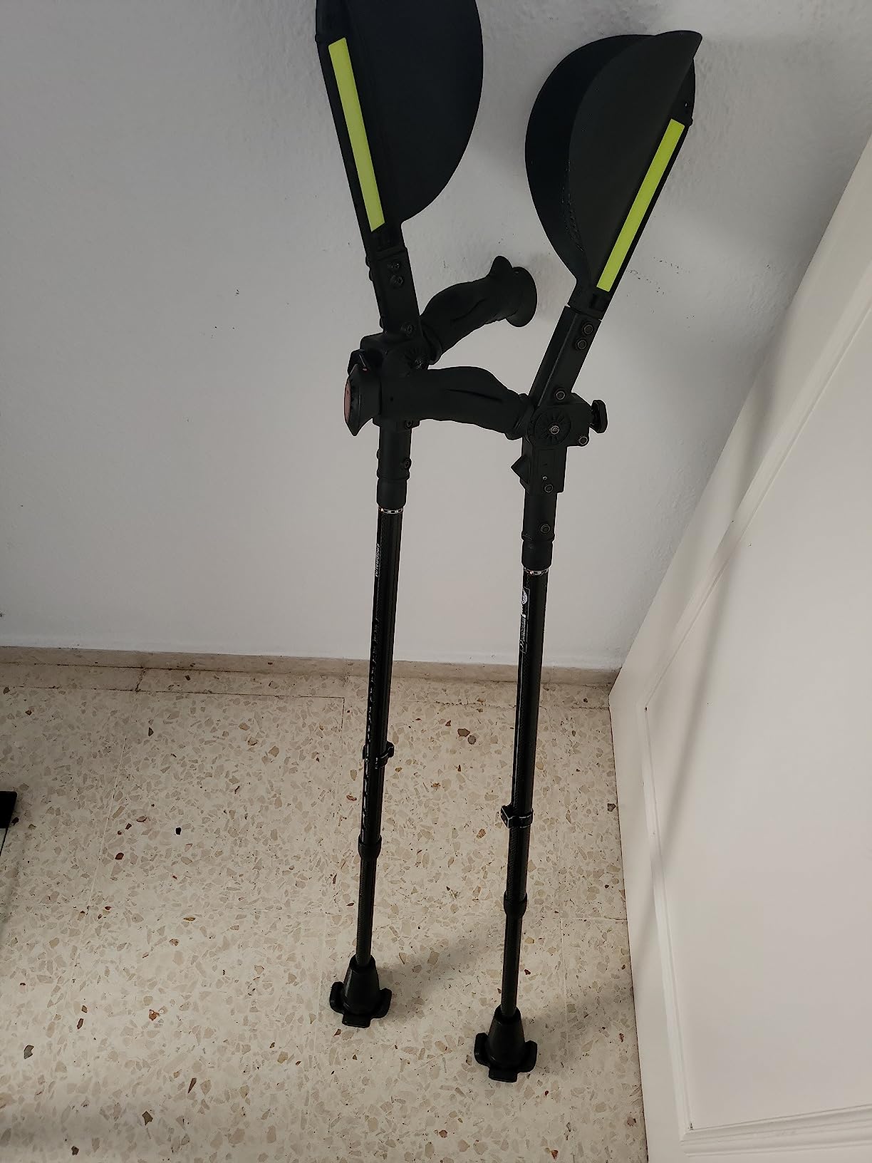 Ergobaum 7G Forearm Crutches for Adults (1 Pair-2 Units) - Ergonomic, Foldable with Shock Absorption, LED Light and Knee Rest | Adjustable 5'-6'6
