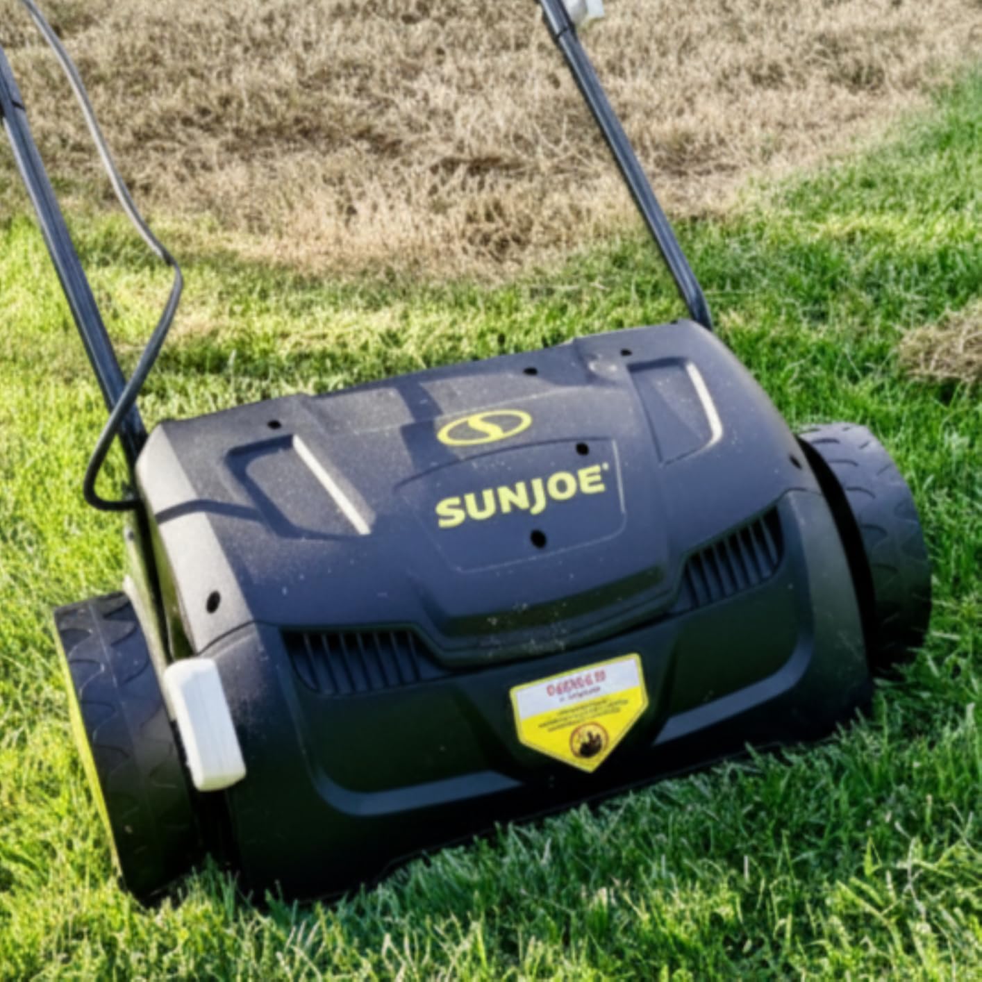Sun Joe Electric Dethatcher & Scarifier, Corded, with 8-Gal Bag, 12.6-Inch Cutting Width, 12-Amp Motor - Heavy-Duty Yard Trimmer for Lawn Maintenance, AJ801E customer photo 1