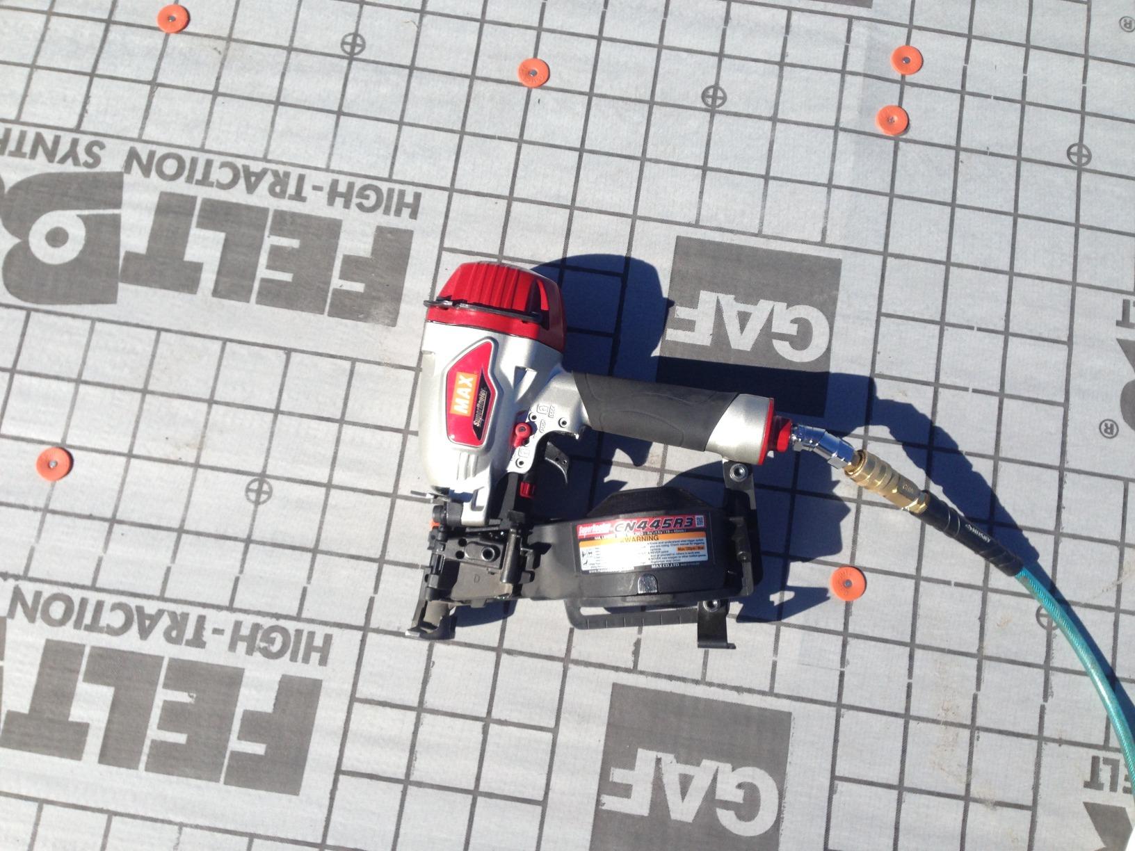 MAX USA CORP SuperRoofer CN445R3 Roofing Coil Nailer up to 1-3/4-Inch customer photo 2