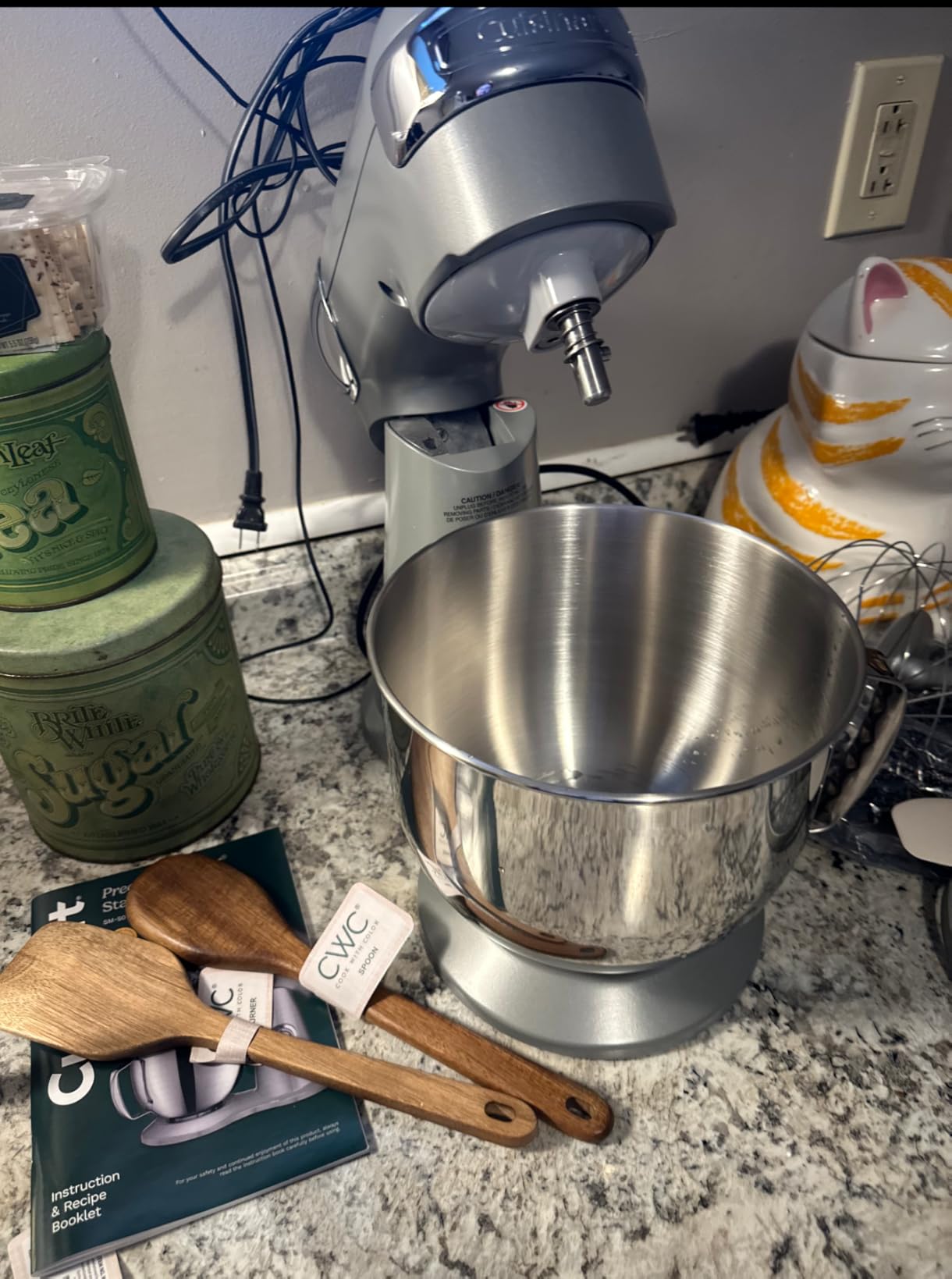 Cuisinart Stand Mixer, 12 Speed, 5.5 Quart Stainless Steel Bowl, Chef's Whisk, Mixing Paddle, Dough Hook, Splash Guard w/ Pour Spout, Ruby Red, SM-50R, Manual customer photo 1