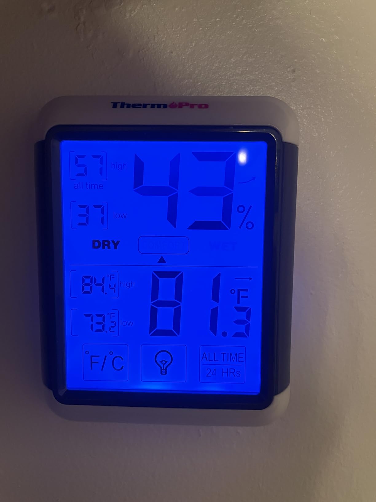 ThermoPro TP55 Digital Indoor Hygrometer Thermometer, 4-Inch Temperature / Humidity Monitor with Touchscreen and Backlit customer photo 1