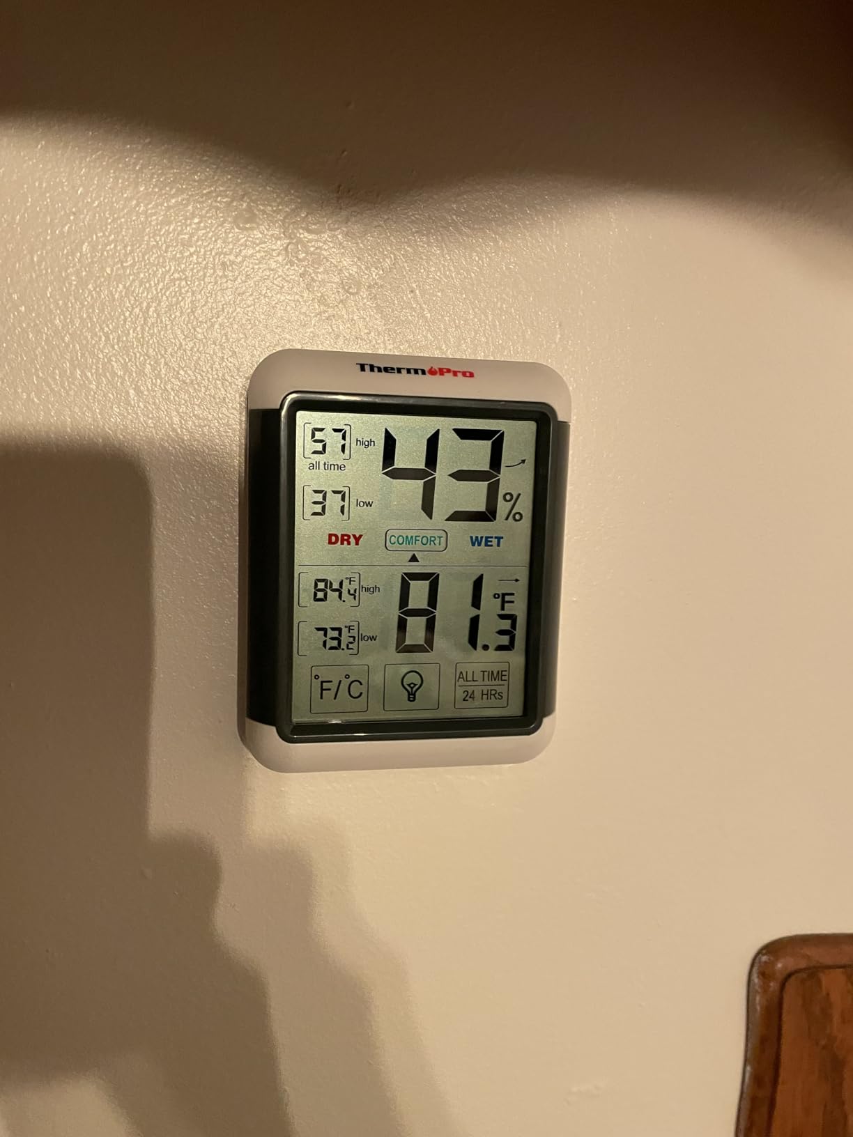 ThermoPro TP55 Digital Indoor Hygrometer Thermometer, 4-Inch Temperature / Humidity Monitor with Touchscreen and Backlit customer photo 2