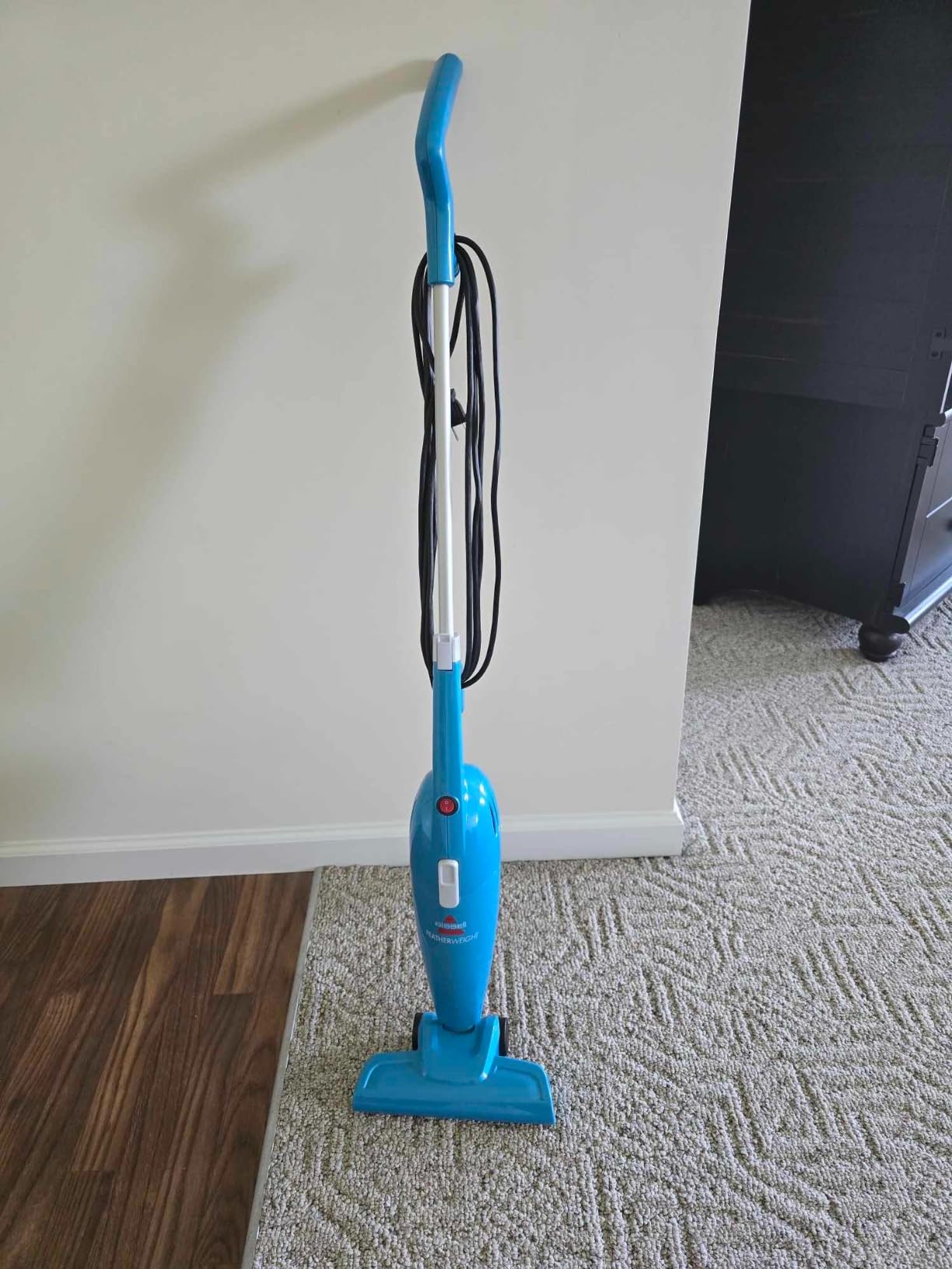 Bissell 2033M Featherweight Stick Lightweight Bagless Vacuum and Electric Broom with Crevice Tool for Hard Floors and Carpets, Blue customer photo 1