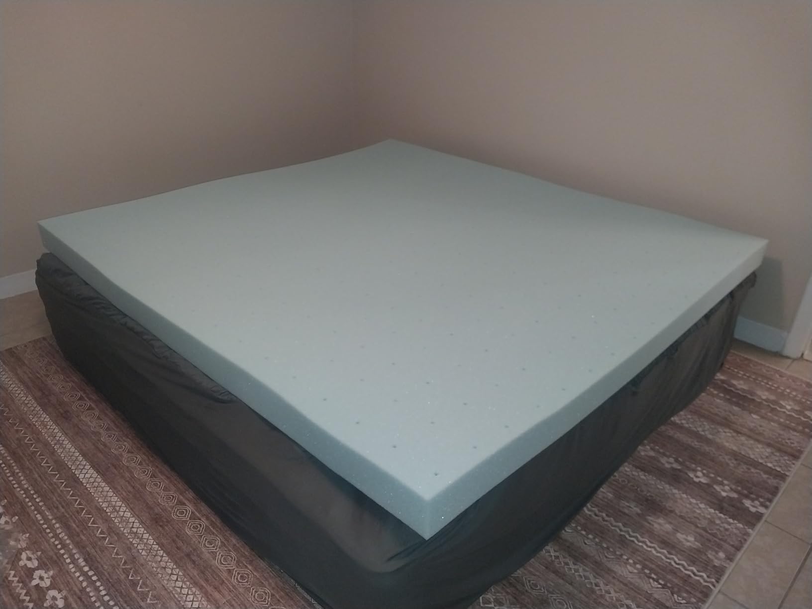Lucid 3 Inch Bamboo Charcoal Infused Memory Foam Mattress Topper - Twin XL Size - Moisture and Odor Control - Ventilated - Deep Plush Feel, Pressure-Relief Bed Topper - CertiPur Certified customer photo 1
