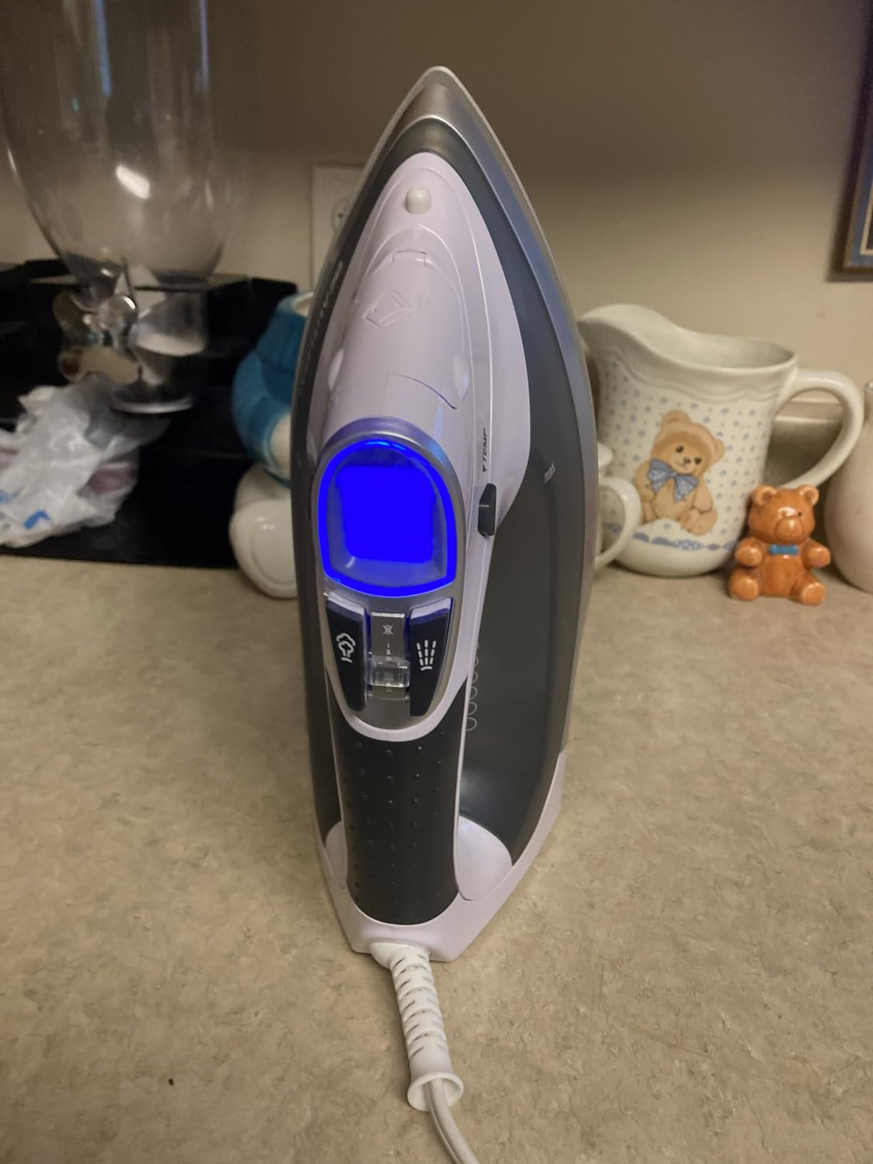 BEAUTURAL 1800-Watt Steam Iron with Digital LCD Screen, Double-Layer and Ceramic Coated Soleplate, 3-Way Auto-Off, 9 Preset Temperature and Steam Settings for Variable Fabric Gray customer photo 1