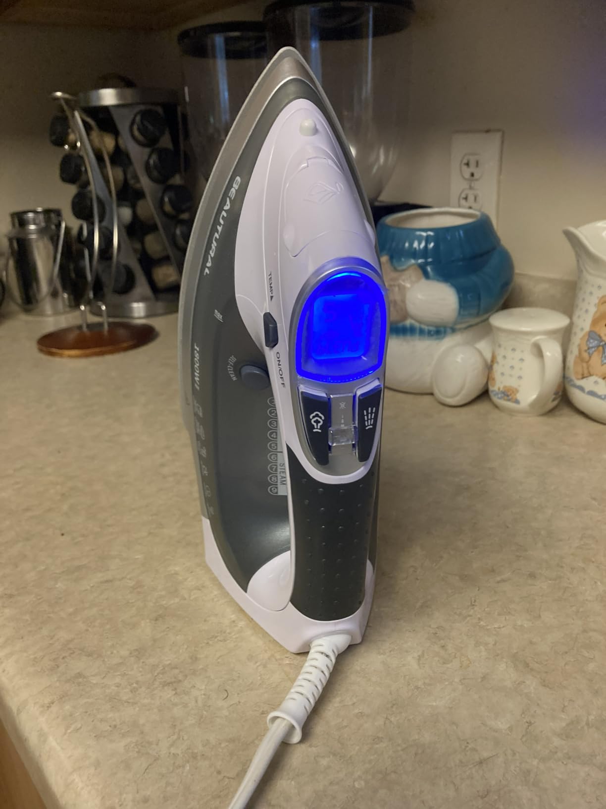 BEAUTURAL 1800-Watt Steam Iron with Digital LCD Screen, Double-Layer and Ceramic Coated Soleplate, 3-Way Auto-Off, 9 Preset Temperature and Steam Settings for Variable Fabric Gray customer photo 2