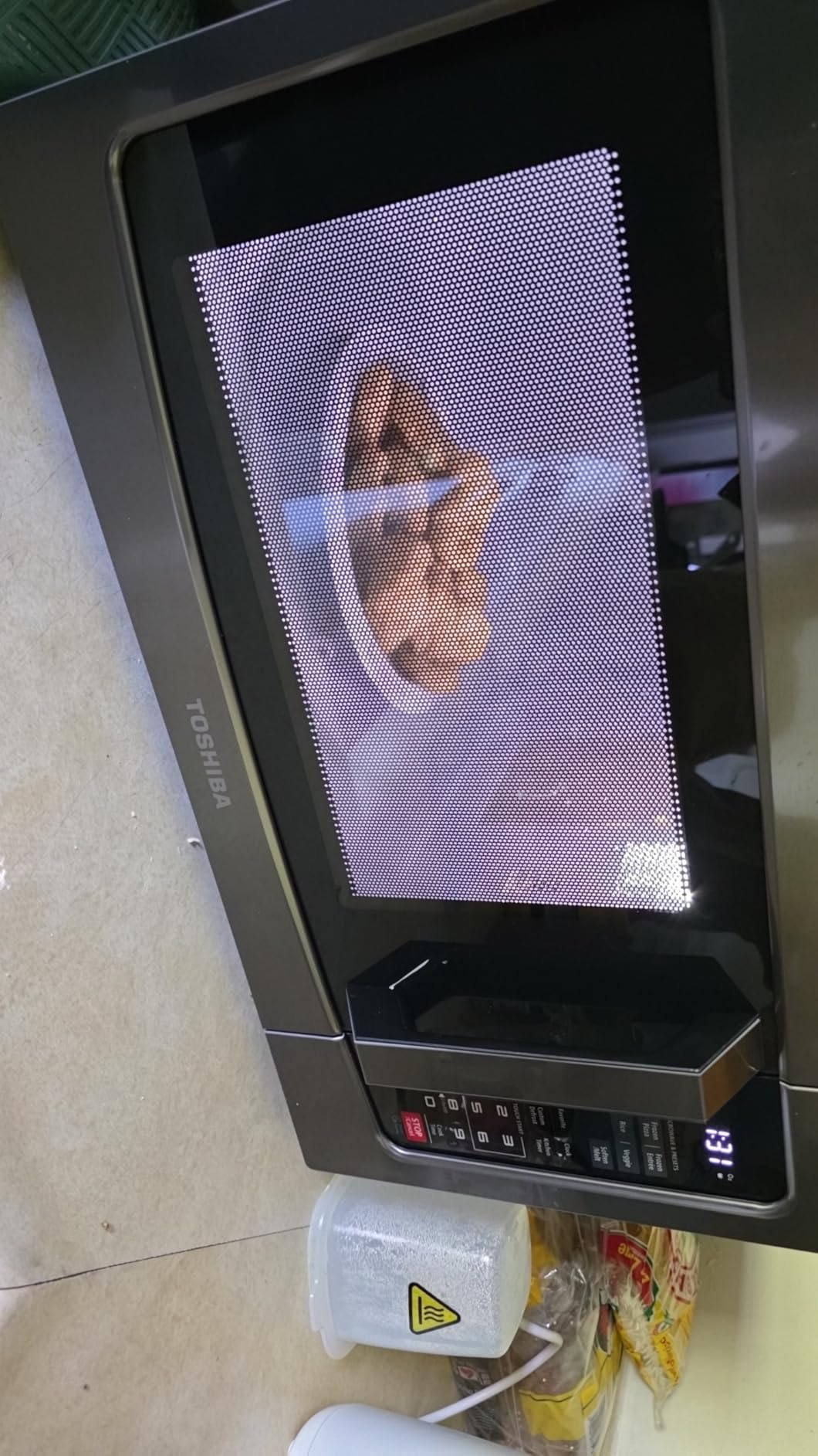 TOSHIBA EM131A5C-BS Countertop Microwave Ovens 1.2 Cu Ft, 12.4