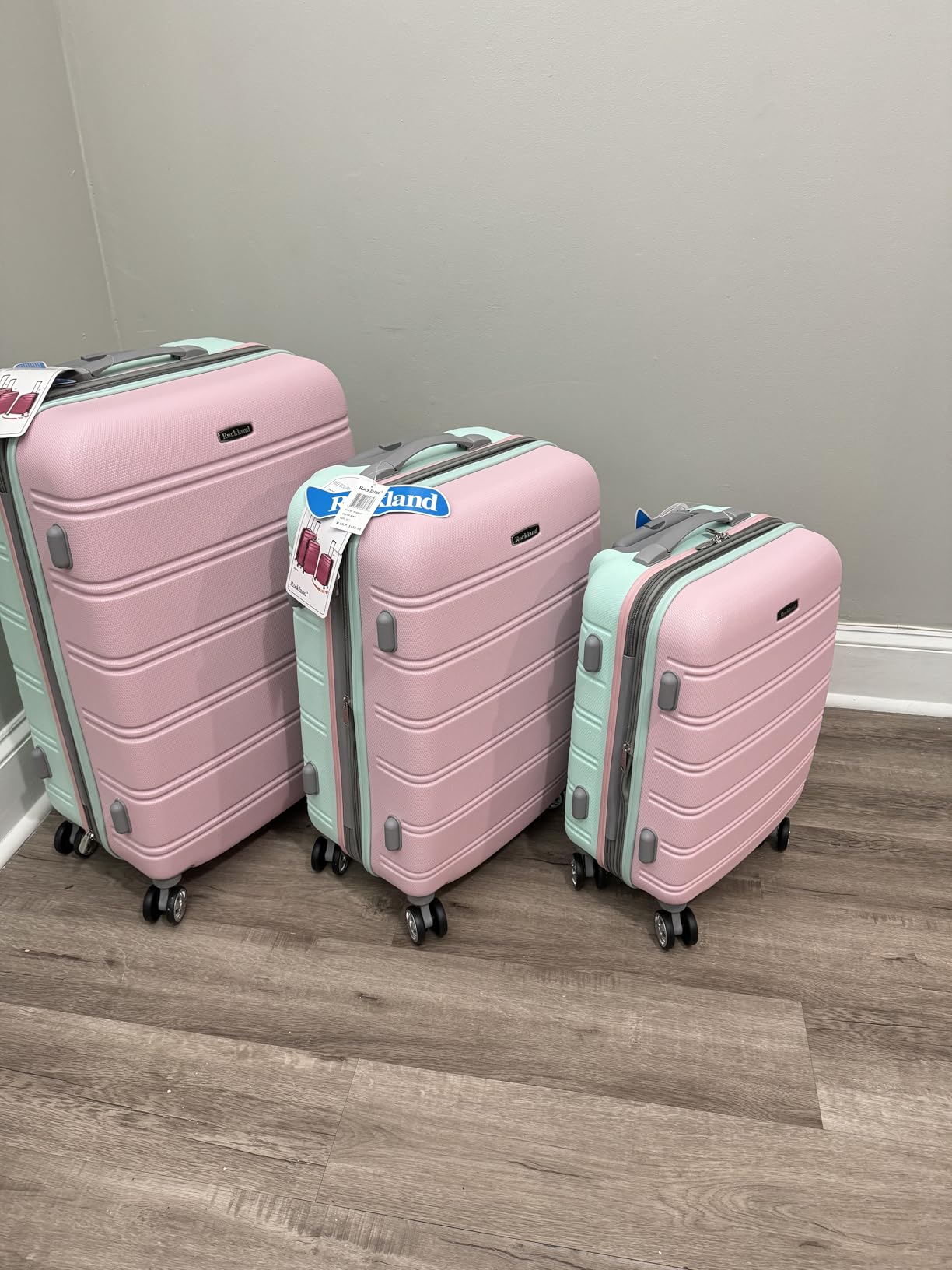 Melbourne Hardside Expandable Spinner Wheel Luggage, Mint, 3-Piece Set (20/24/28) customer photo 1