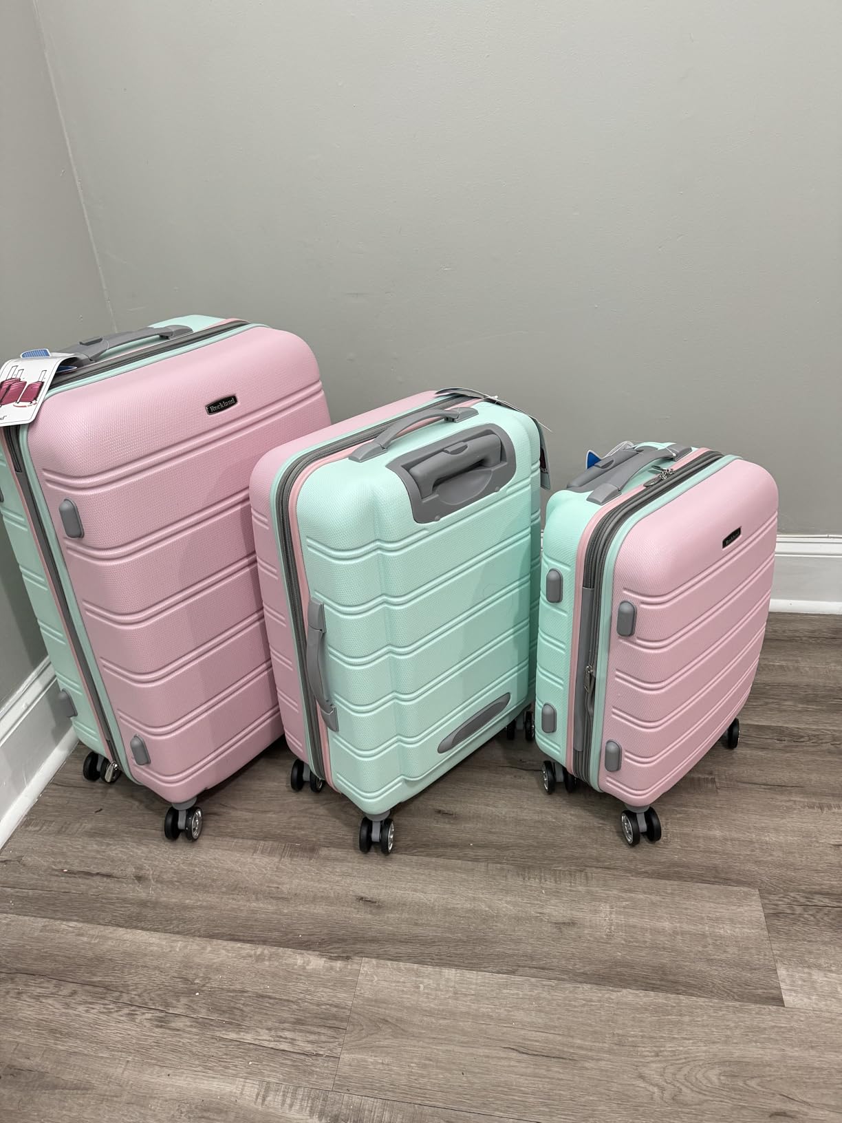 Melbourne Hardside Expandable Spinner Wheel Luggage, Mint, 3-Piece Set (20/24/28) customer photo 2