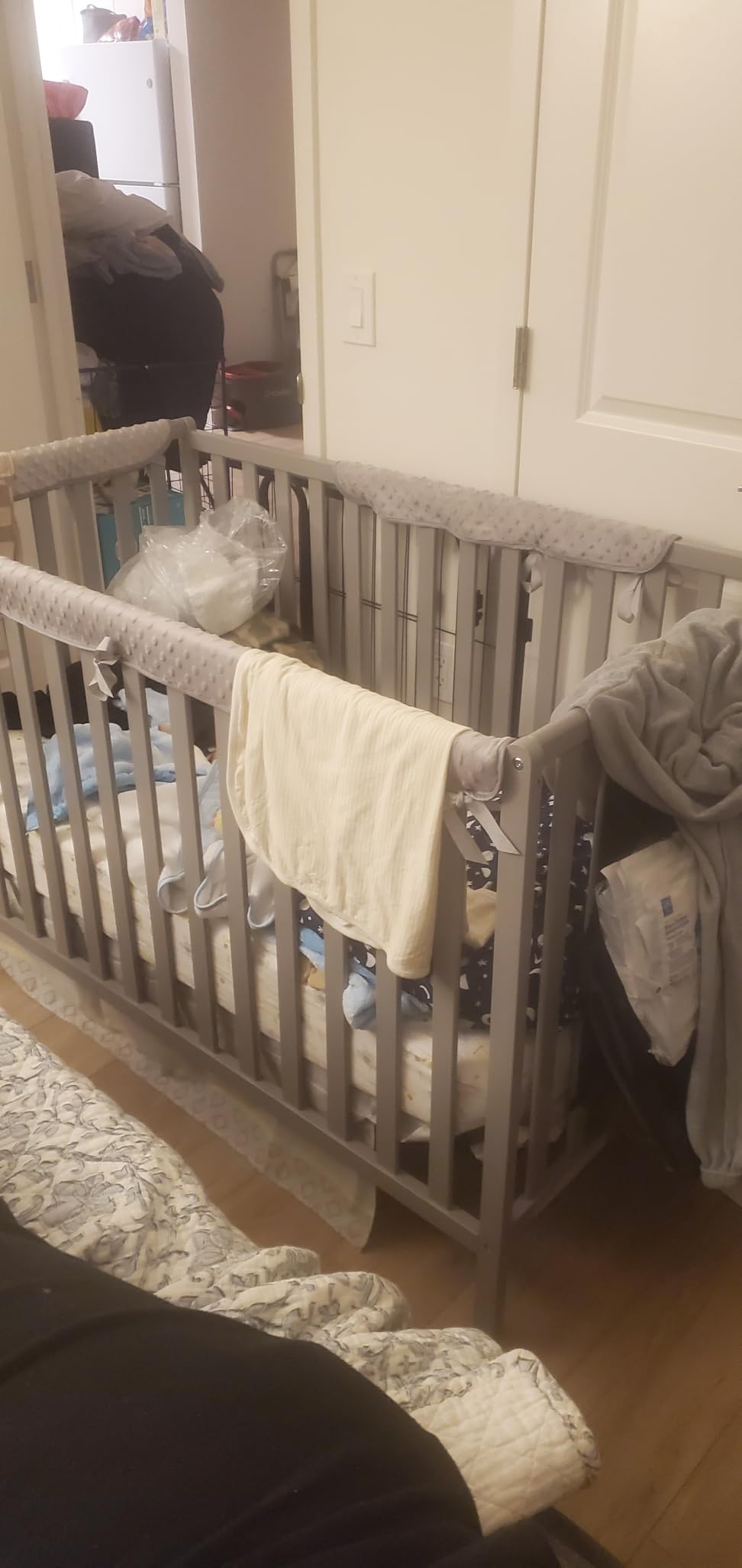 Delta Children Heartland 4-in-1 Convertible Crib - Greenguard Gold Certified, Grey customer photo 2