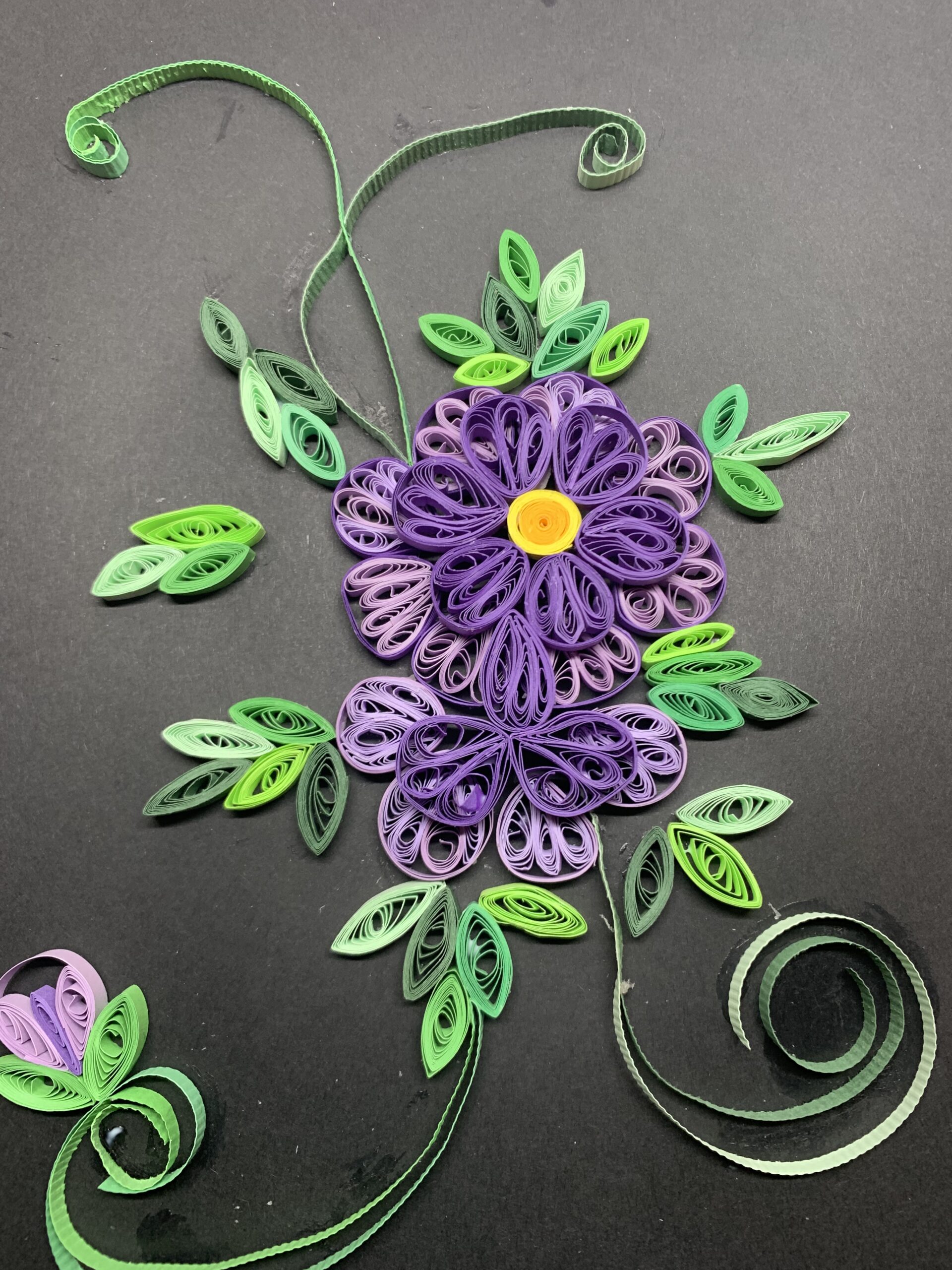 YURROAD Paper Quilling Kit for Starter, Width 5mm 900 Strips in 36 Colors, Complete Quilling Beginners Set with Tools, Board, Mould & 10 Project Designs for Cards, Flowers & DIY Art customer photo 2