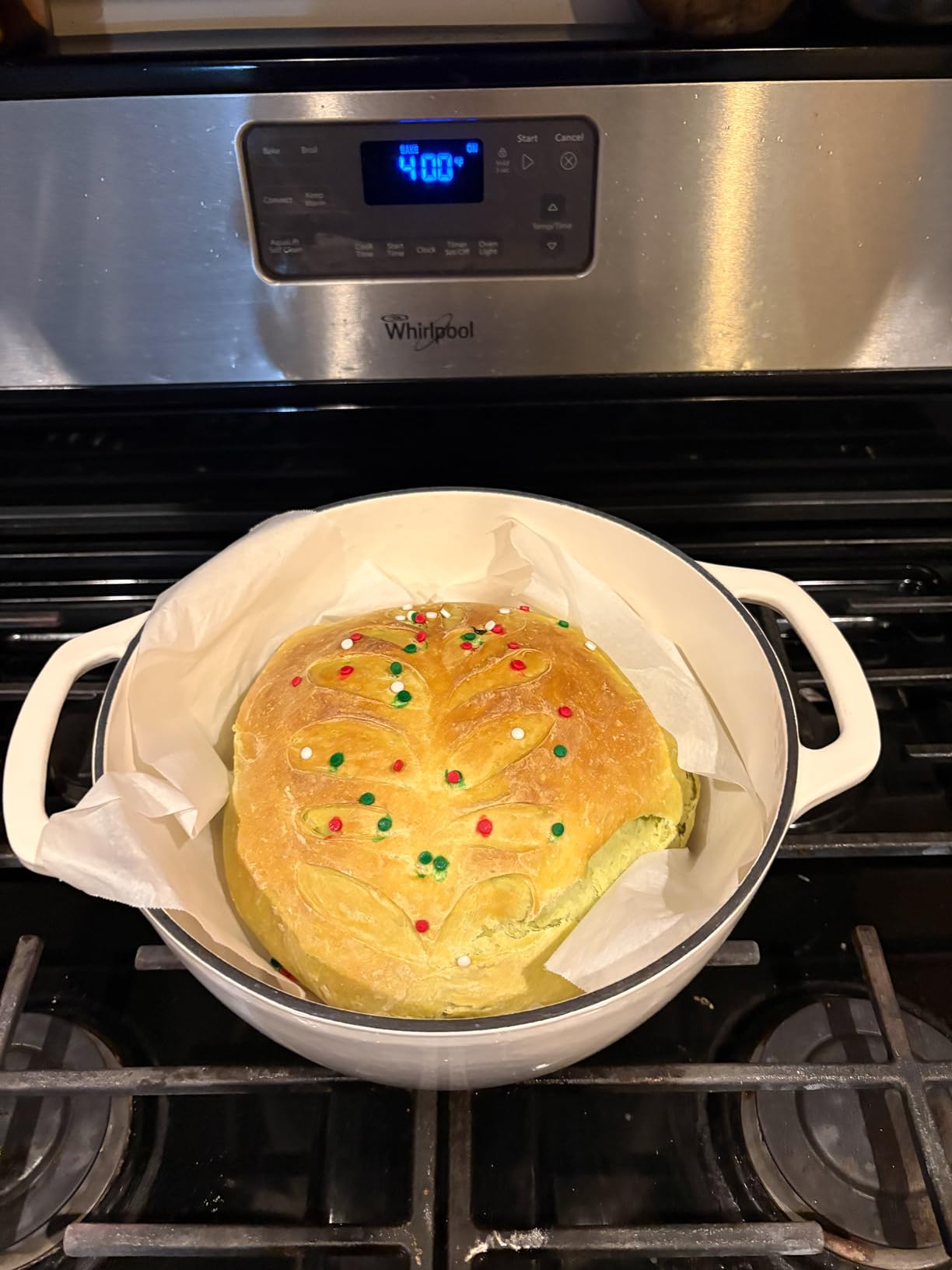 Amazon Basics Enameled Cast Iron Dutch Oven Pot with Lid, Dual Handles, Heavy-Duty, Oven Safe, Round, 4.3-Quart, Blue customer photo 1