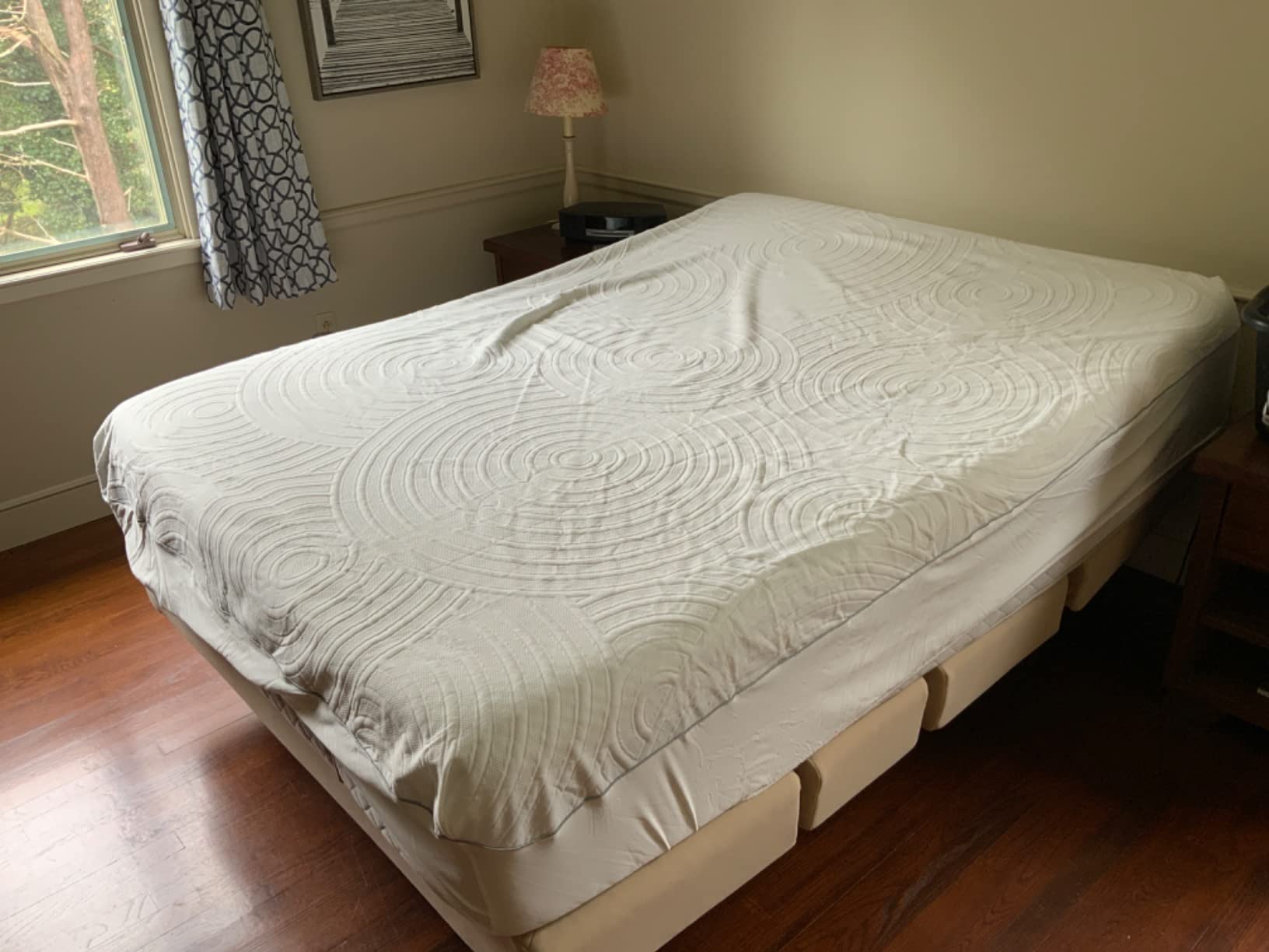 Tempur-Pedic Protect Waterproof Mattress Protector, Twin XL, White customer photo 2