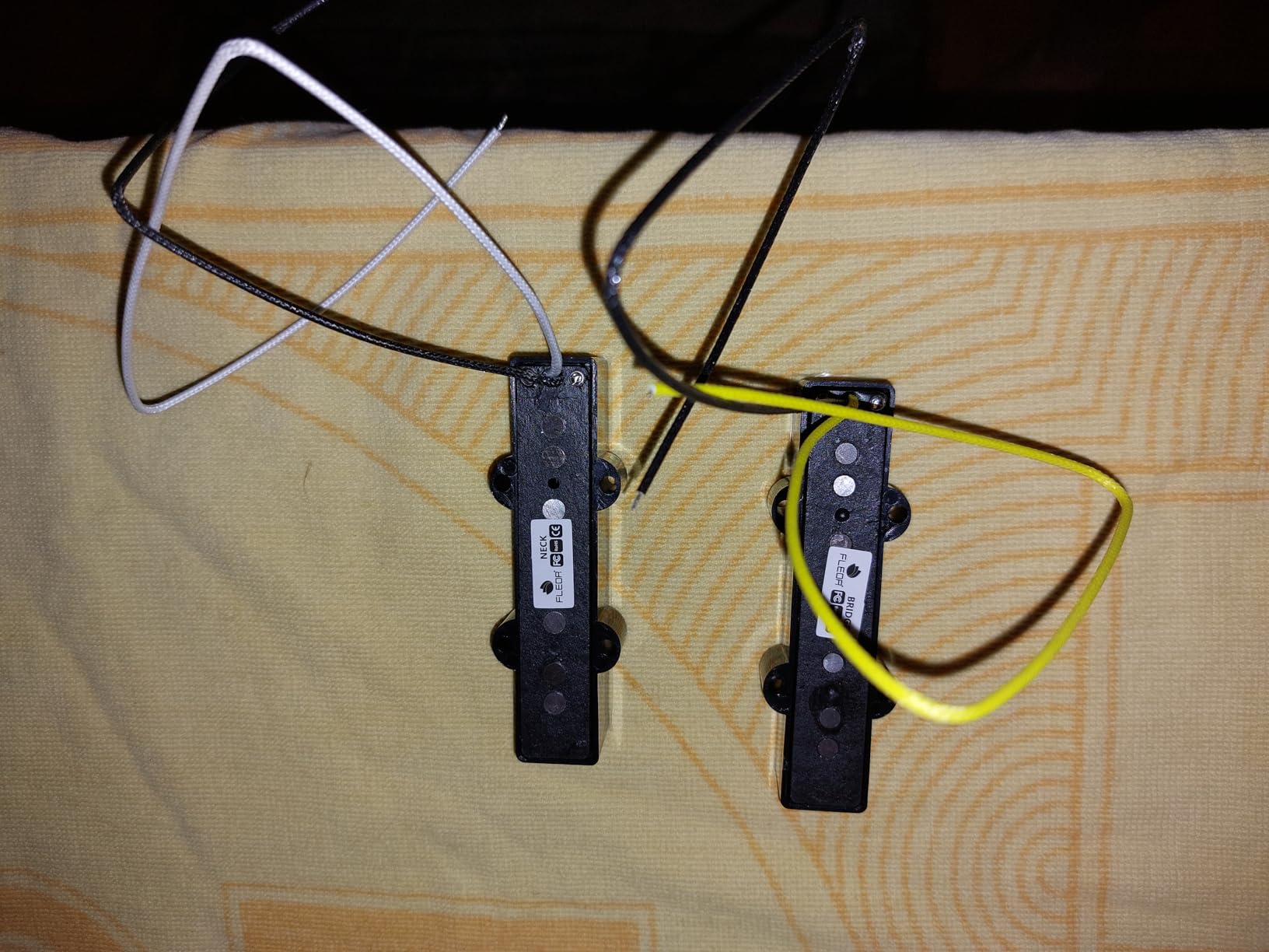 FLEOR Alnico 5 J Bass Pickups Neck and Bridge Pickup Set customer photo 1