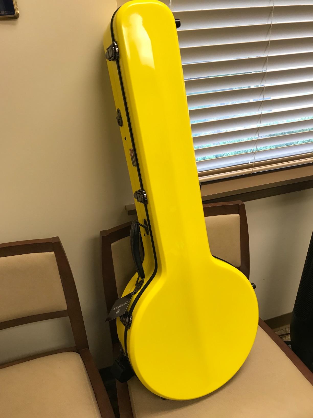 Crossrock Case - Fiberglass Banjo Case - Fits 5-String Resonator Styles - Padded Straps, Interior Compartment, Fixed & Removable Padding - Includes TSA Lock - Red customer photo 1