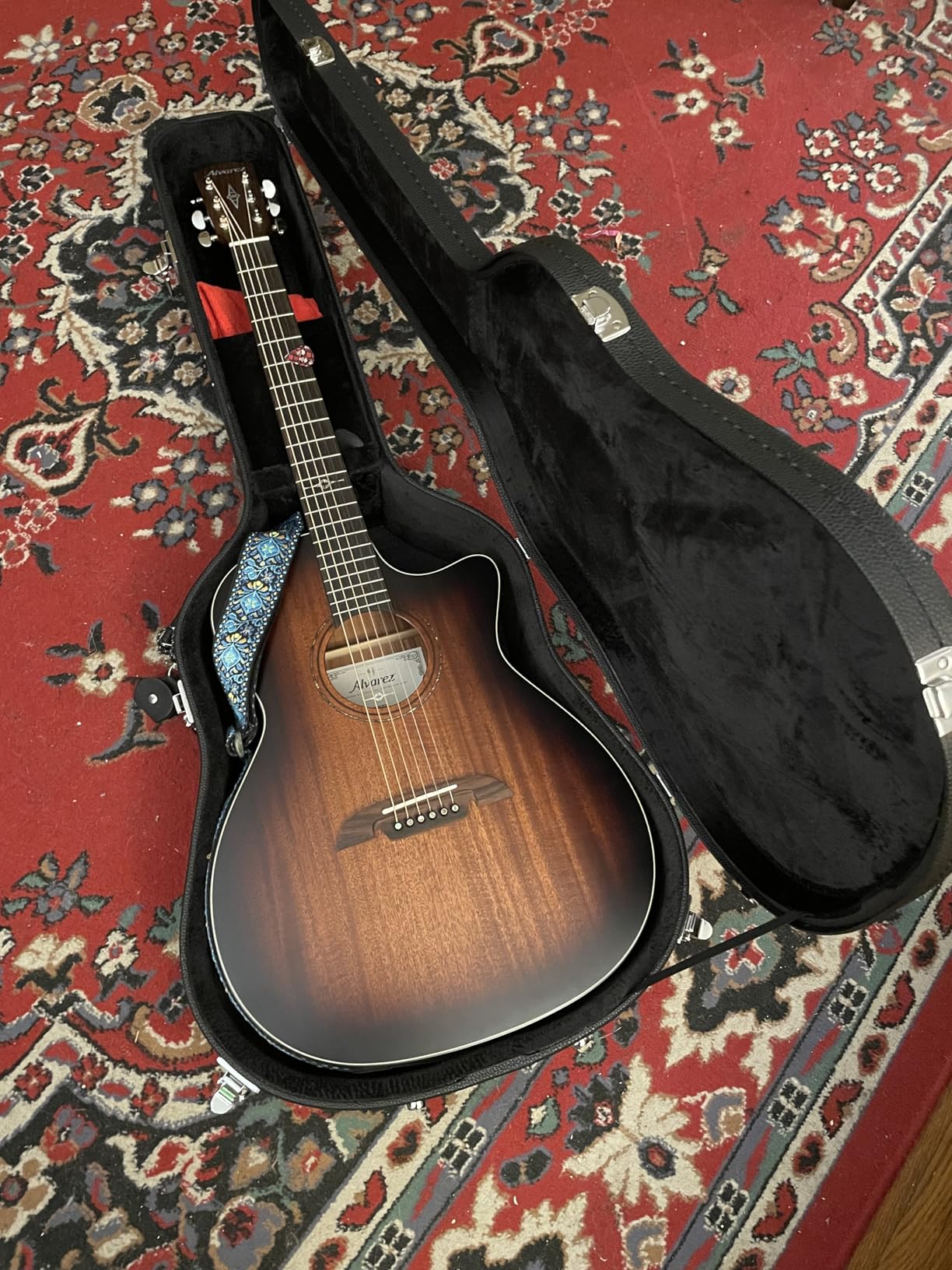 AW Acoustic Guitar Case Hard Dreadnought 41 Inch Wooden Hardshell Carrying Case with Lock Accessory Compartment for Airline Travel customer photo 1