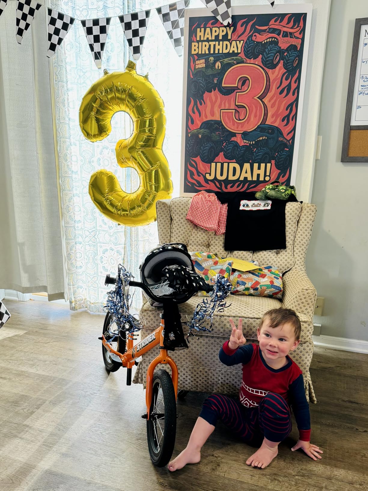 Strider 14x Classic Balance Bike for Kids 3 to 6 Years - Includes Custom Grips, Padded Seat, Performance Footrest & All-Purpose Tires - Easy Assembly & Adjustments customer photo 2