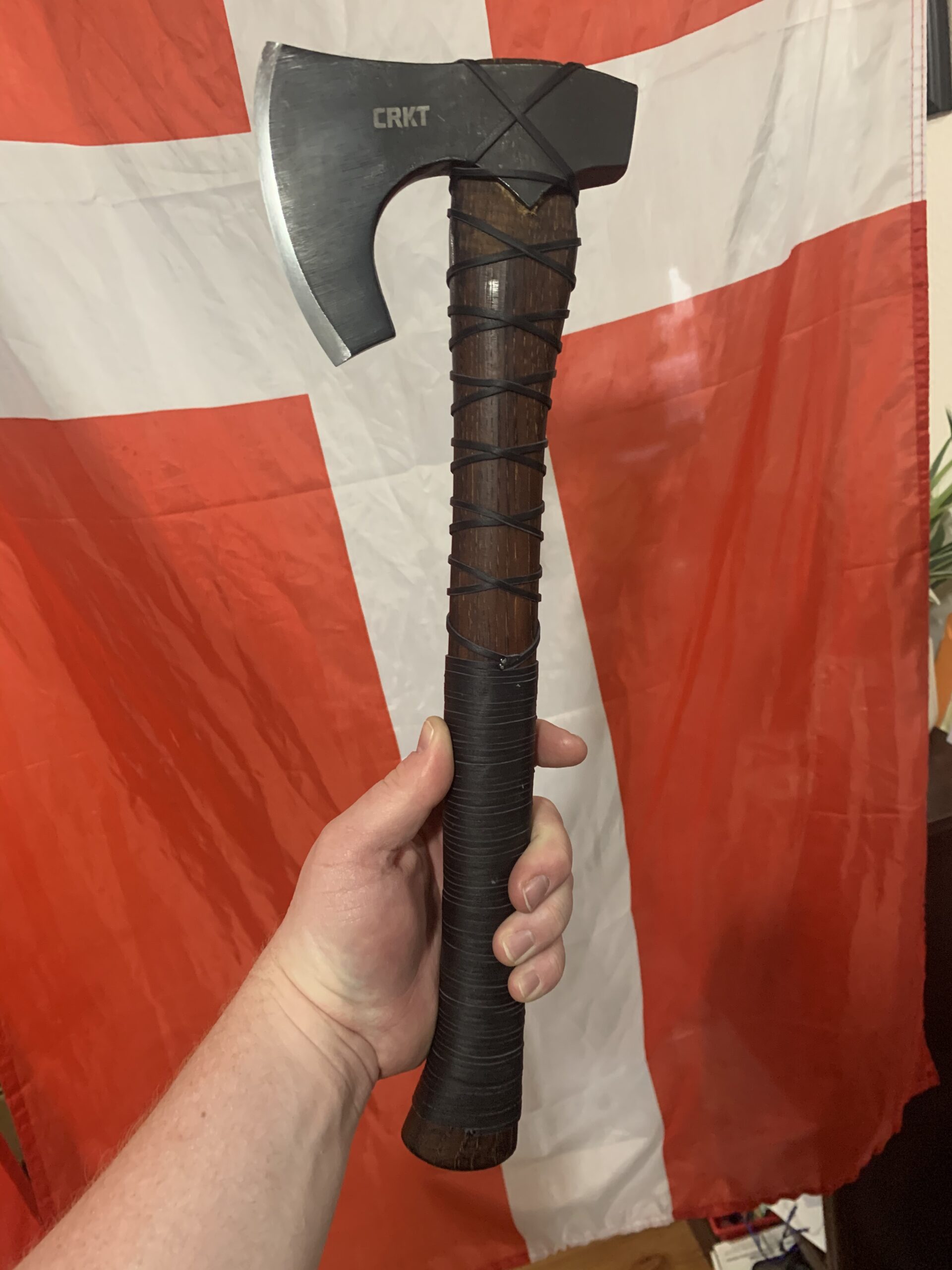 CRKT Freyr Axe: Outdoor Axe with Deep Beard Design, Forged Carbon Steel Blade, and Hickory Wooden Handle 2746 customer photo 1