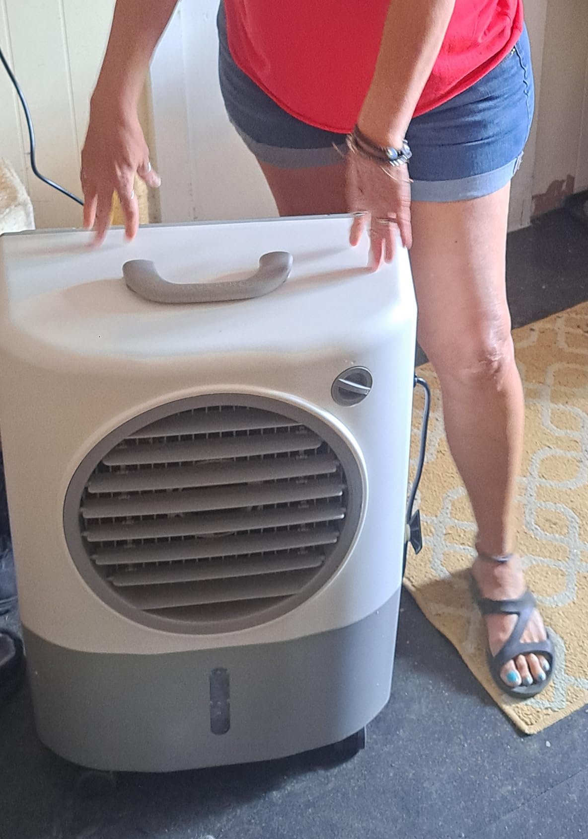 Portable Swamp Coolers - 1300 CFM MC18M Evaporative Air Cooler with 2-Speed Fan, 53.4 dB - 500 sq. ft. Coverage Evaporative Air Cooler by Hessaire - White customer photo 1