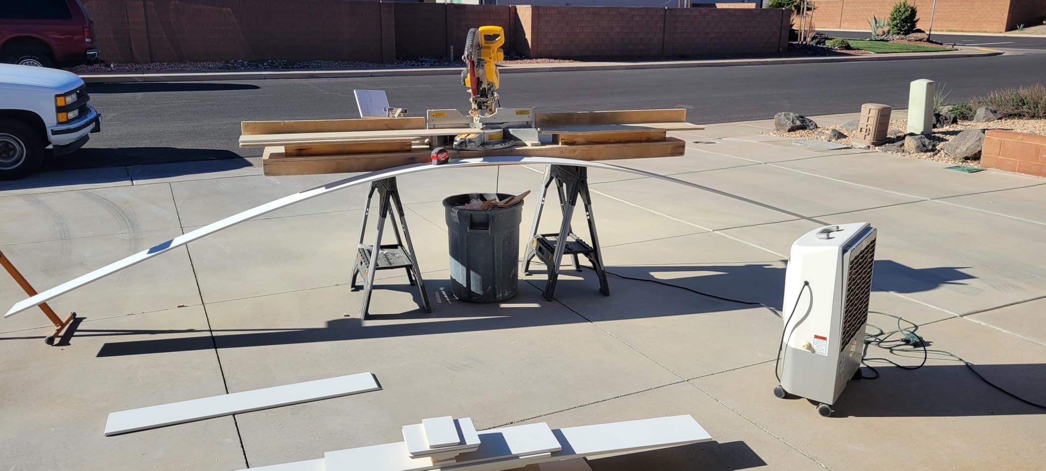 Portable Swamp Coolers - 1300 CFM MC18M Evaporative Air Cooler with 2-Speed Fan, 53.4 dB - 500 sq. ft. Coverage Evaporative Air Cooler by Hessaire - White customer photo 2