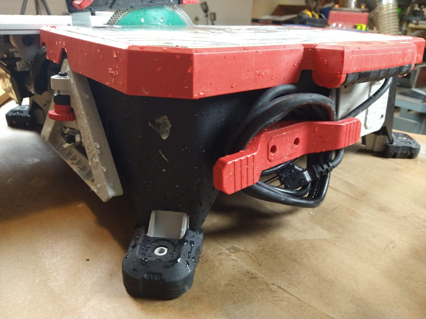 PORTER-CABLE Tile Saw, Wet Saw with 7-inch Cutting Capacity and On-Board Cutting Guide (PCE980) customer photo 2