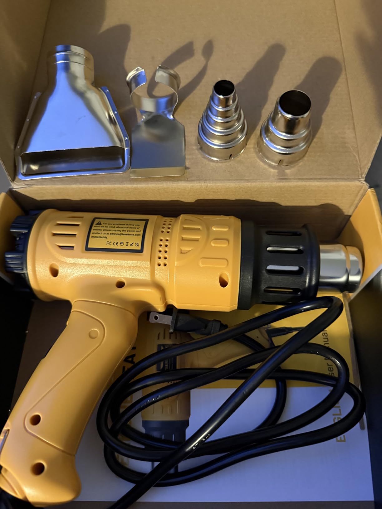 SEEKONE Heat Gun 1800W 122℉-1202℉（50℃- 650℃）Fast Heating Heavy Duty Hot Air Gun Kit Variable Temperature Control Overheat Protection with 4 Nozzles for Crafts, Shrinking PVC, Stripping Paint(5.2FT) customer photo 1