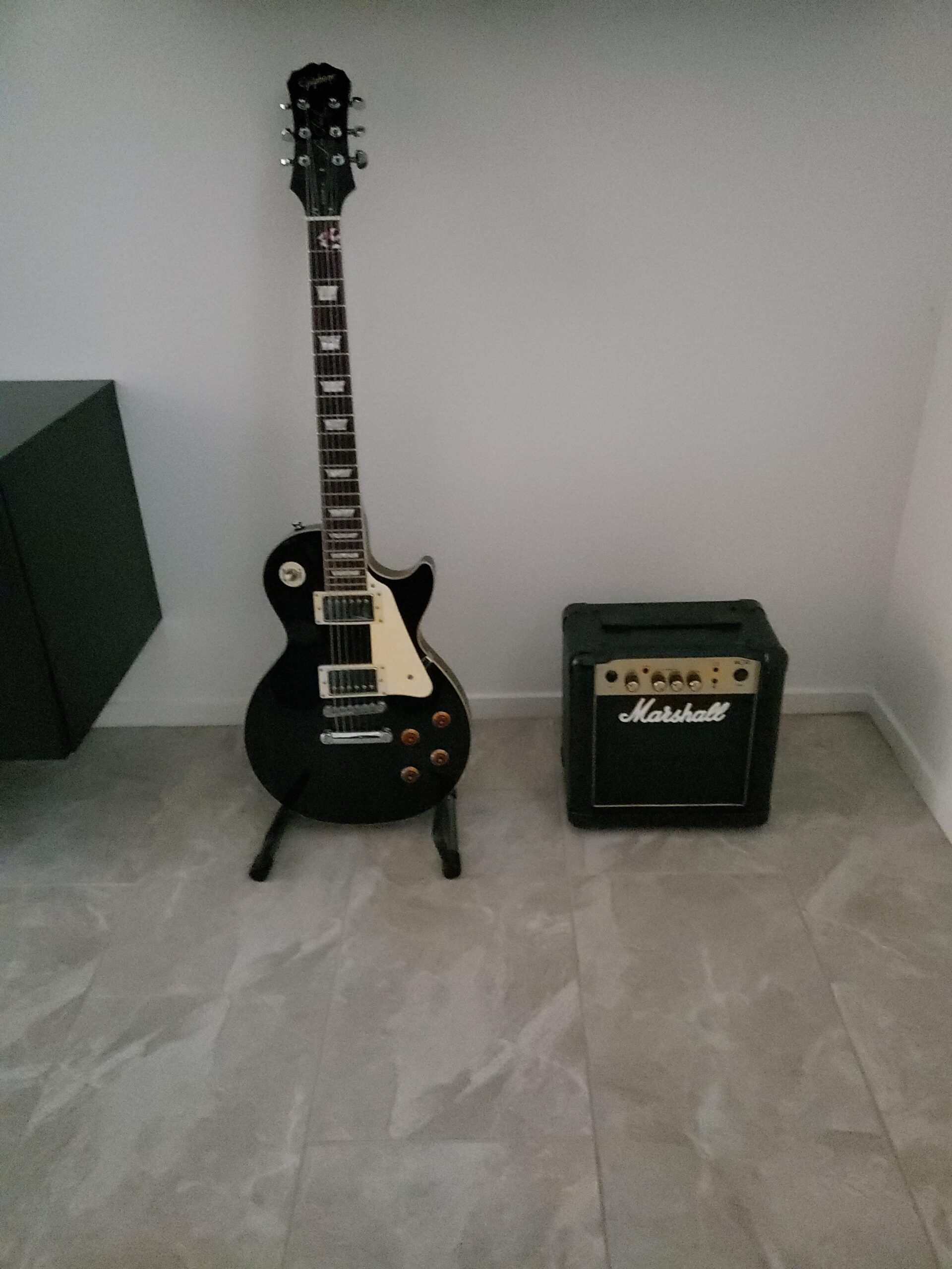 Marshall Amps Guitar Combo Amplifier (M-MG10G-U) customer photo 3
