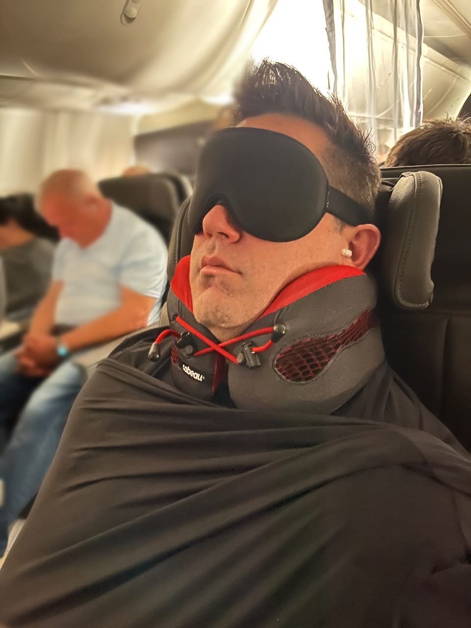 Evolution Cool Travel Neck Pillow by Cabeau - Cooling Airflow Vents, Memory Foam Neck Support, and Adjustable Clasp - Comfort On-The-Go with Carrying Case - Airplane, Train, Car, and Gaming (Blue) customer photo 1