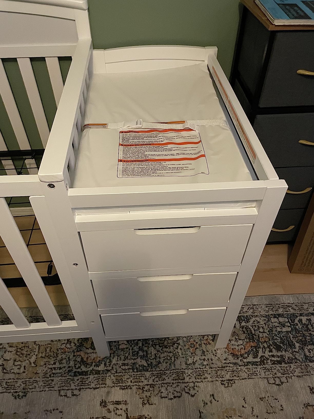 Graco Benton 4-in-1 Convertible Crib and Changer - GREENGUARD Gold Certified, Crib & Changing-Table Combo, Water-Resistant Changing Pad, Converts to Toddler Bed, Daybed and Full-Size Bed (White) customer photo 1