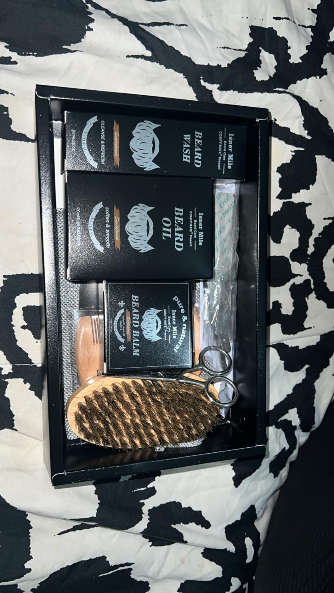 Isner Mile Beard Grooming Kit for Men Care: with Beard Wash - Oil - Balm - Brush - Comb & Straight Razor, Mens Birthday Christmas Stocking Stuffers Valentines Day Gifts for Him Boyfriend Dad Husband customer photo 1