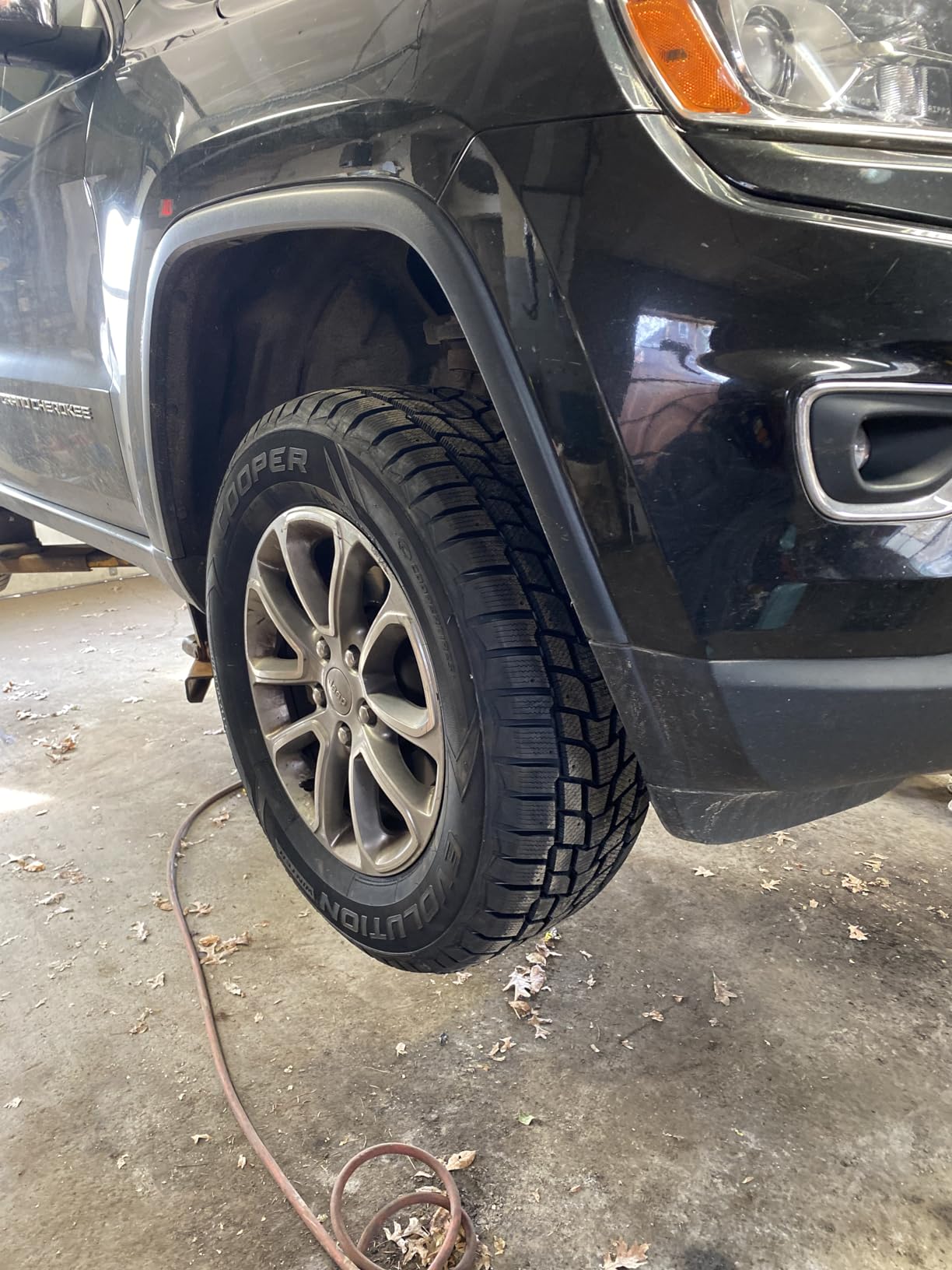 Cooper Evolution Winter 205/60R16 92T Tire customer photo 2