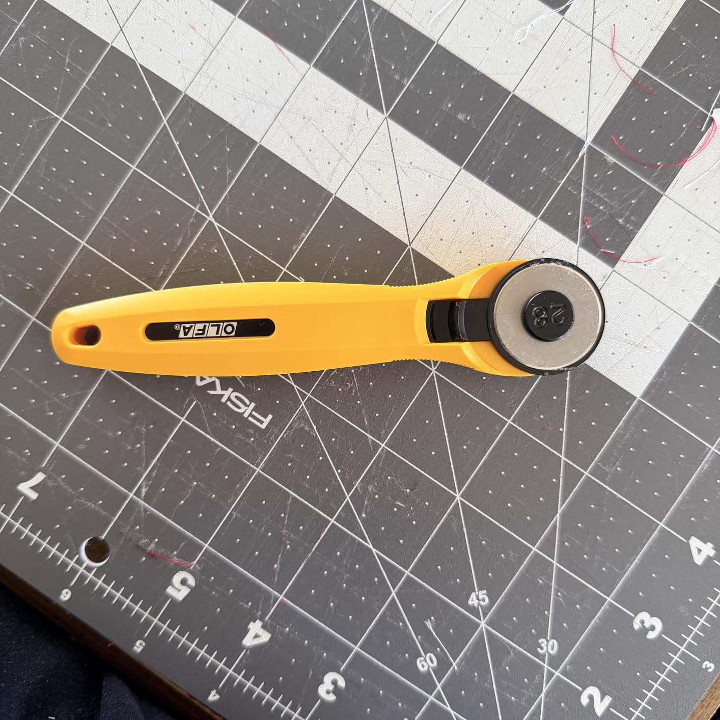 OLFA 28mm Quick-Change Rotary Cutter (RTY-1/C) - Rotary Fabric Cutter with Blade Cover for Quilting, Sewing, Crafts customer photo 2