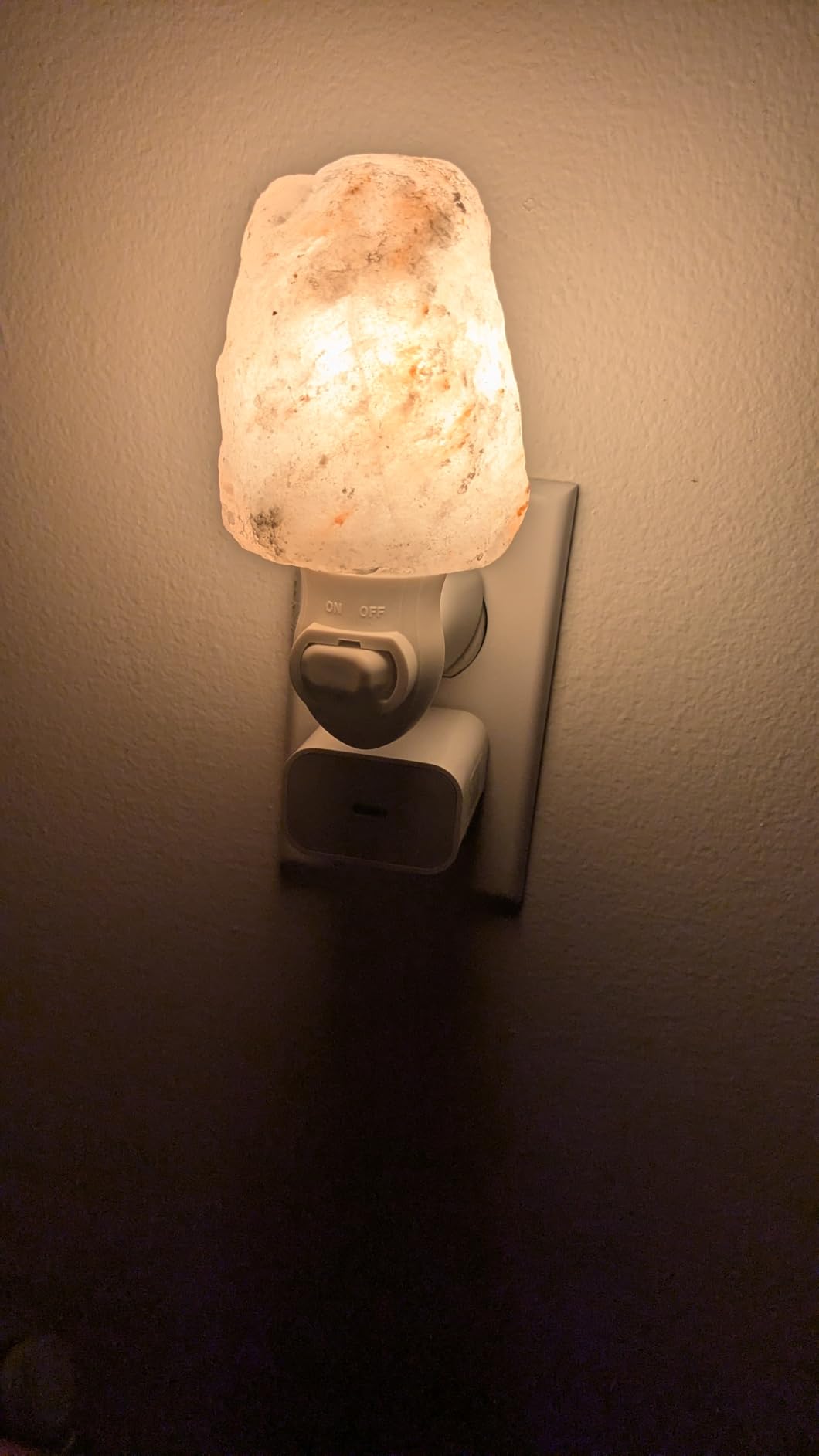 Himalayan Salt Lamp Night Light Plug in, Certificated 360 Degree Rotatable Wall Plug with Extra 2 Replacement Bulbs Bathroom Bedroom Night Light, Pink Crystal Rock Salt Hand Crafted customer photo 1