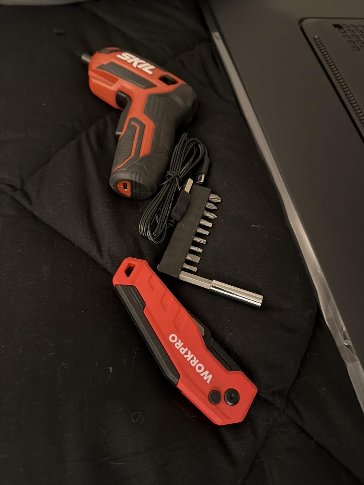 SKIL Rechargeable 4V Cordless Screwdriver Includes 9pcs Bit, 1pc Bit Holder, USB Charging Cable - SD561801 customer photo 1
