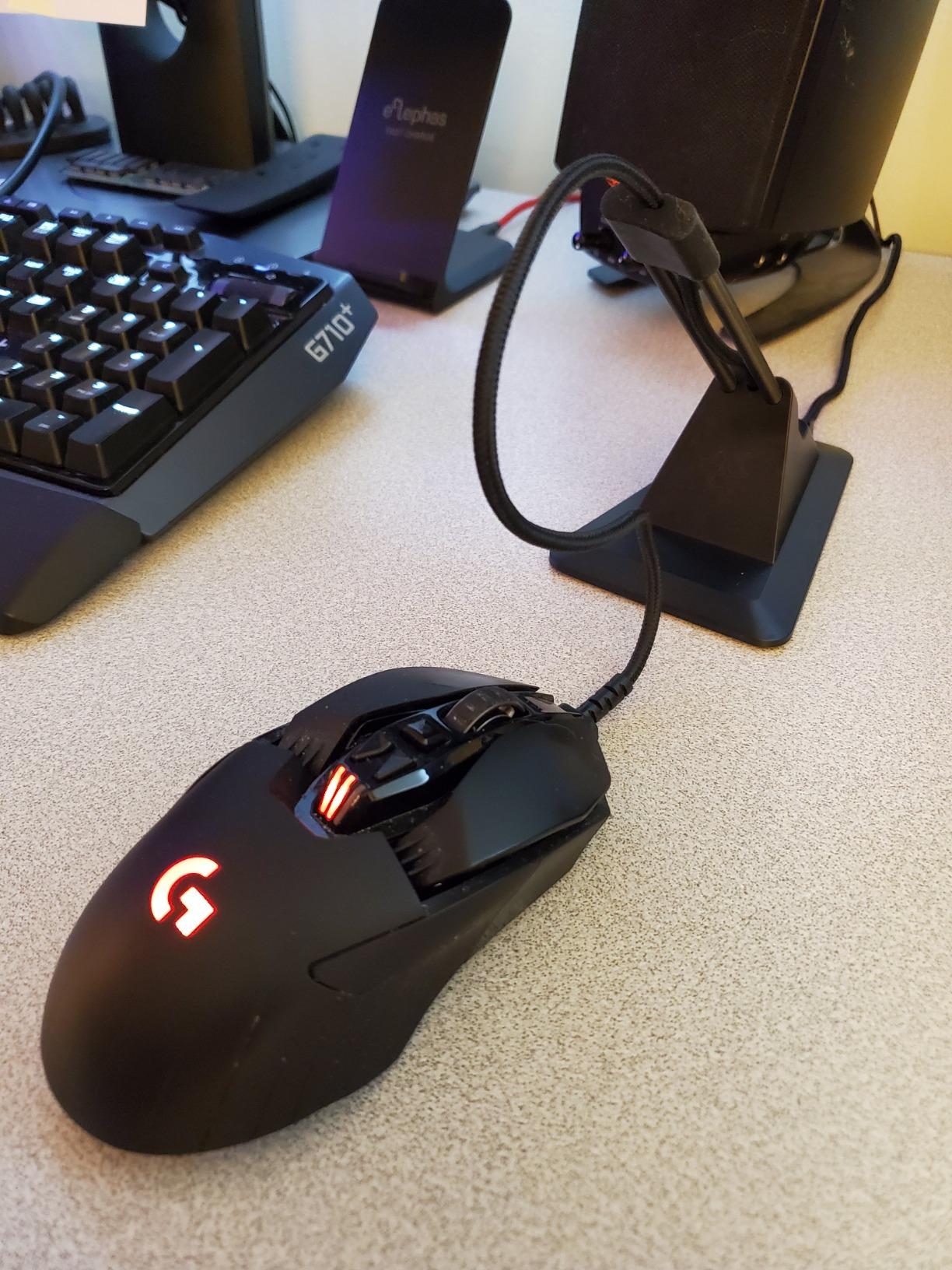 Razer Gaming Mouse Bungee v2: Drag-Free Wired Mouse Support - for Esports-Level Performance - Classic Black customer photo 1