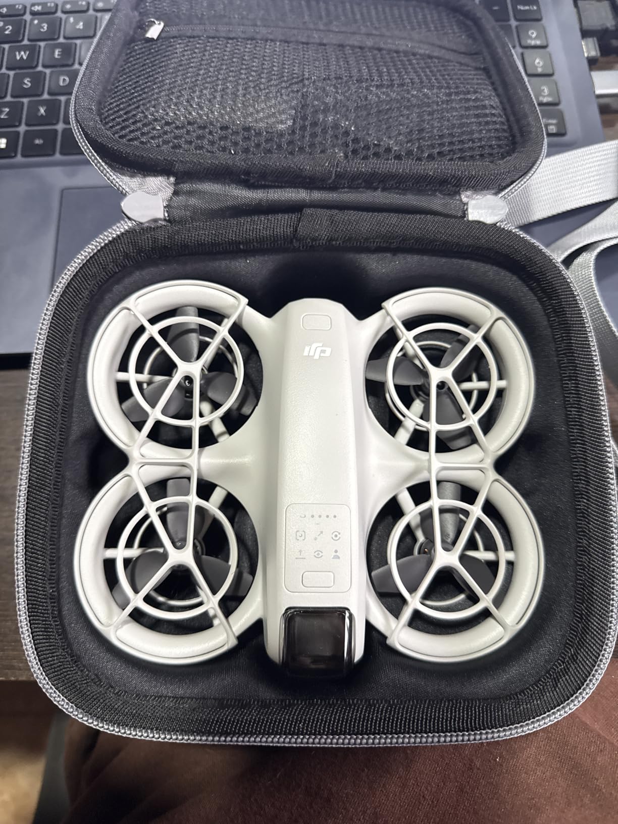DJI Neo, Mini Drone with 4K UHD Camera for Adults, 135g Self Flying Drone that Follows You, Palm Takeoff, Subject Tracking, QuickShots, Stabilized Video, Built-In Propeller Guard (Controller-Free) customer photo 1
