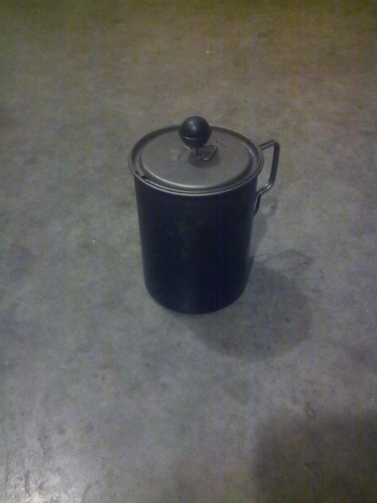 Valtcan 900ml Titanium Pot Boil Cook & Drink From One Pot, 134g Ultralight, Thicker Gauge Grade 1 Ti, Aligned Bail Handle, Lid with Steam Holes, Campfire & Stove, Mesh Bag customer photo 2