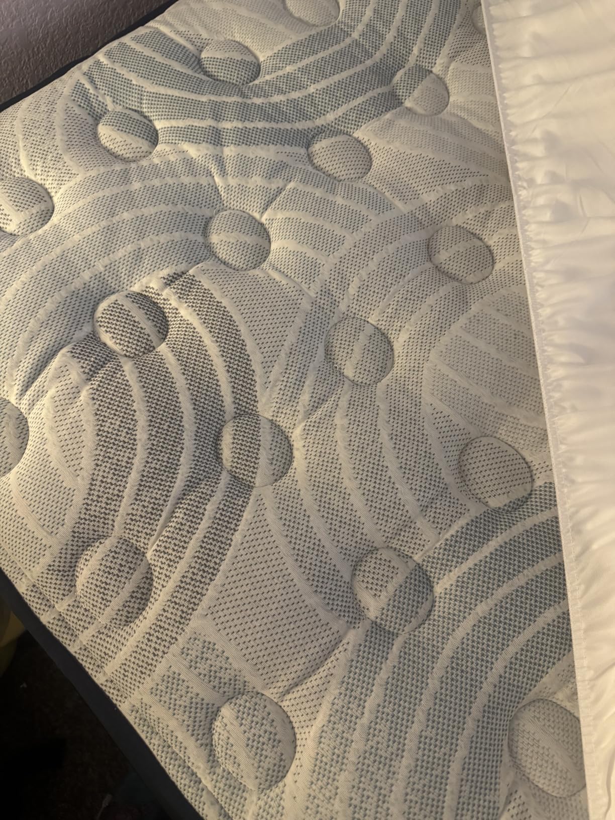 PlushDeluxe Premium Bamboo Mattress Protector - Queen Size, Waterproof, & Ultra Soft Breathable Noiseless Washable Bed Mattress Cover for Comfort & Protection customer photo 2