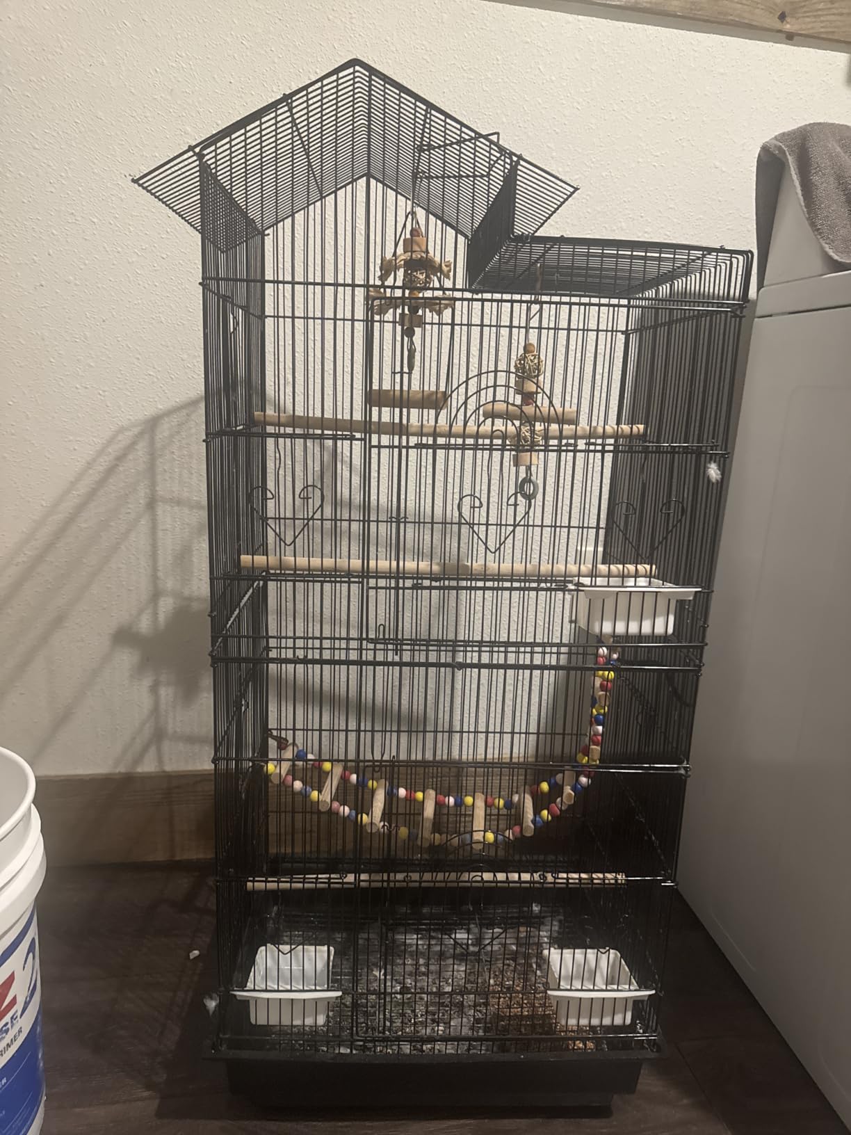 Yaheetech 39-inch Roof Top Large Flight Parrot Bird Cage for Small Quaker Parrot Cockatiel Sun Parakeet Green Cheek Conure Budgie Finch Lovebird Canary Pet Bird Cage w/Toys customer photo 1
