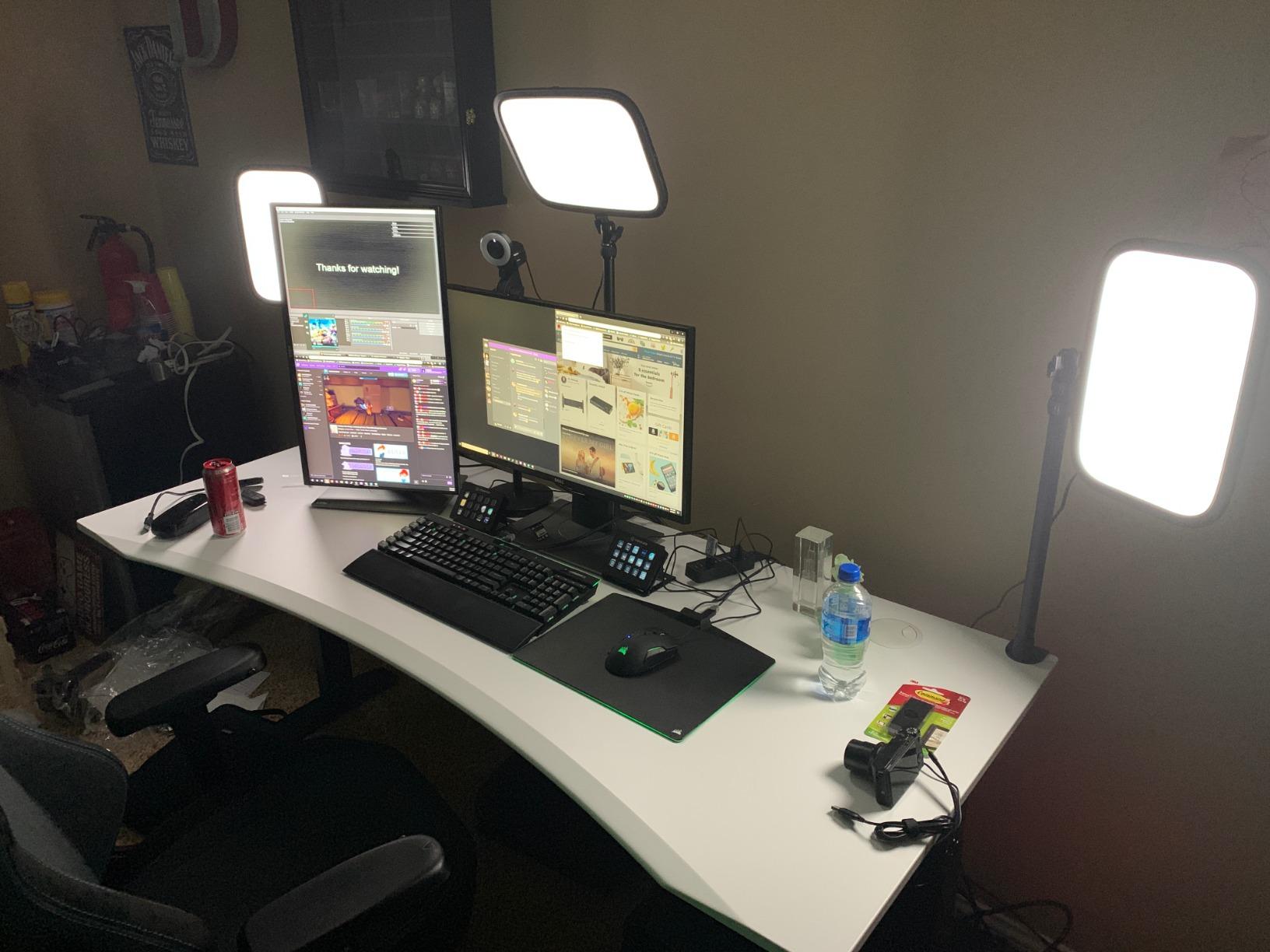 Elgato Key Light - Professional 2800 lumens Studio Light with desk clamp for Streaming, Recording and Video Conferencing, Temperature and Brightness app-adjustable on Mac, PC, iOS, Android customer photo 2