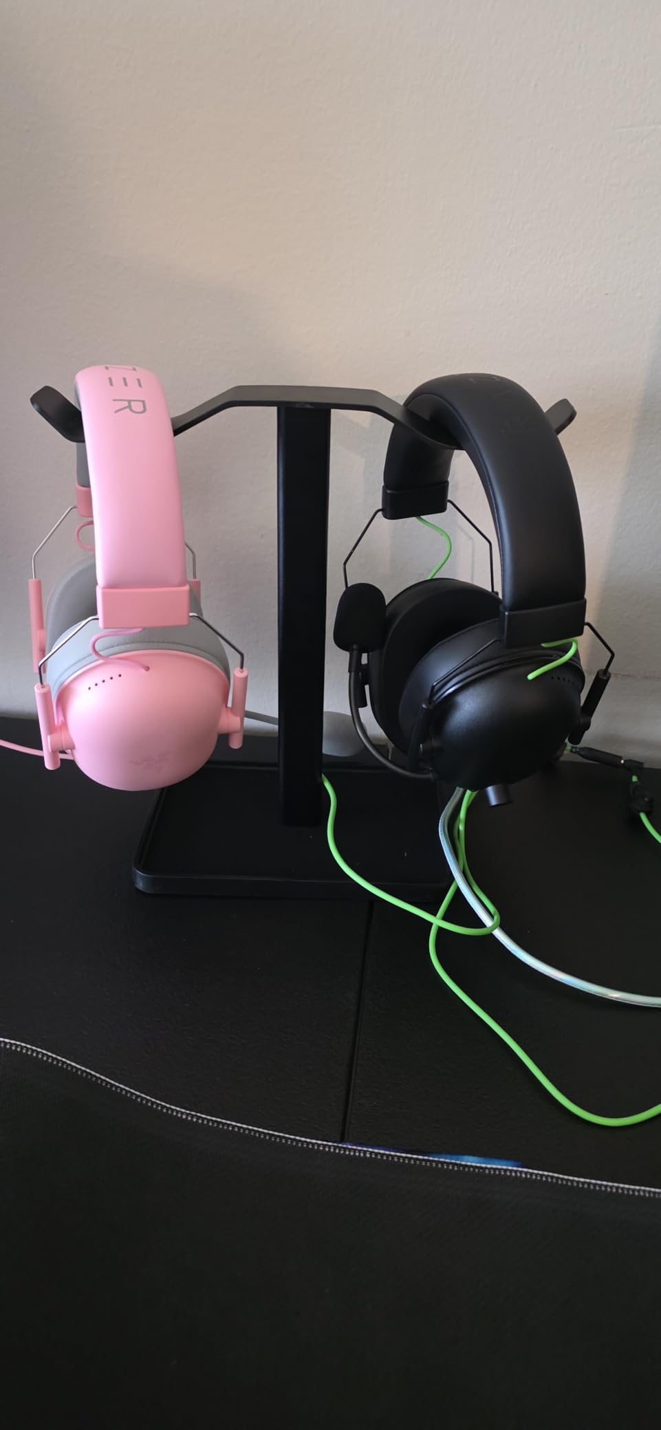 Avantree Neetto HS908 - Dual Headphones Stand for Desk, Aluminum Alloy & Metal Gaming Headsets Holder Hanger customer photo 1