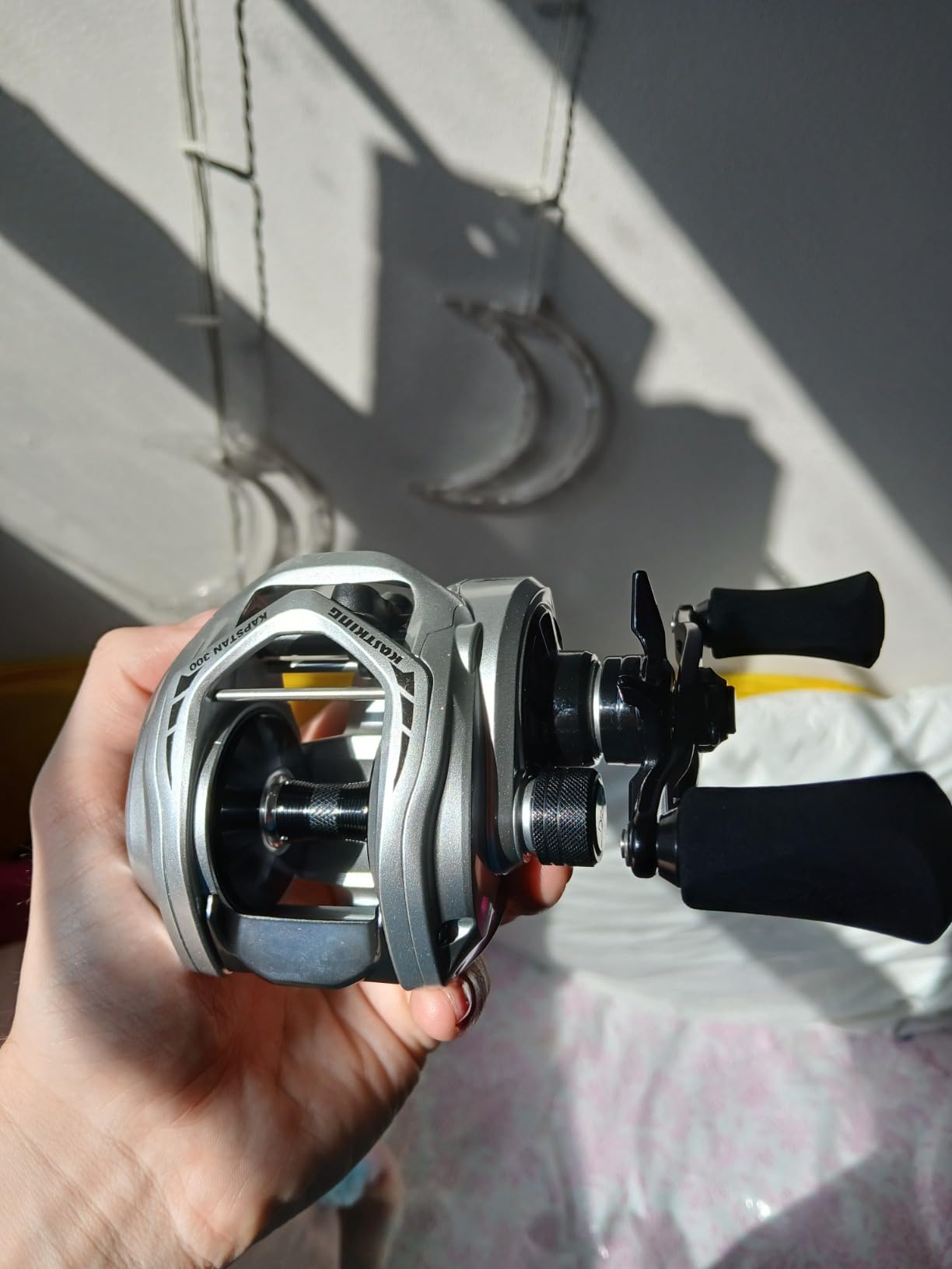 KastKing Kapstan Elite 300 Baitcasting Fishing Reel, Low Profile, Large Capacity Casting Reel, Graphite Frame, 35 lbs. Drag 5.4:1 Ratio, 8+1 Double Shielded/SS BB Centrifugal Braking customer photo 1