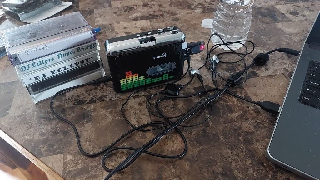 BlumWay USB Cassette to MP3 Converter, Portable Tape Cassette Player to MP3 Format, Audio Music Cassette Tape to Digital Converter with Earphone, Walkman Type, No Need Computer customer photo 1