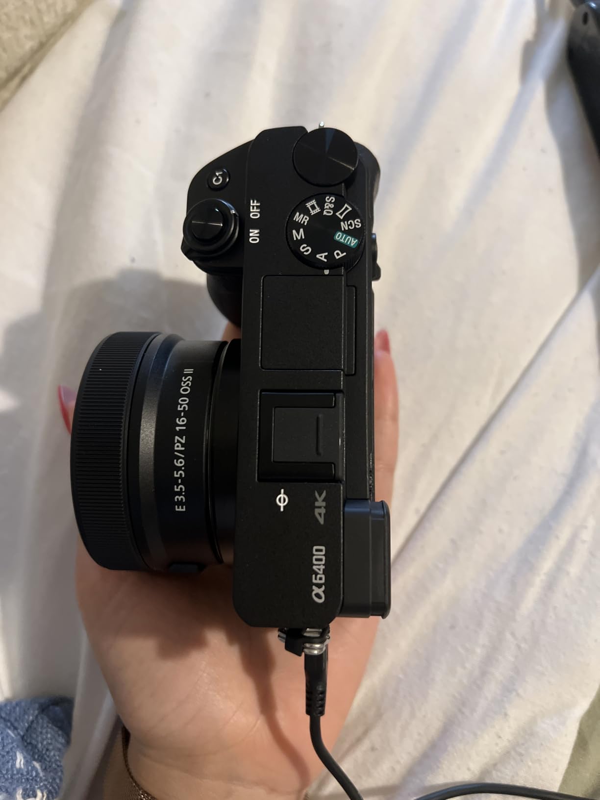 Alpha a6400 Mirrorless Camera: Compact APS-C Interchangeable Lens Digital Camera with Real-Time Eye Auto Focus, 4K Video, Flip Screen & 16-50mm Lens - E Mount Compatible - ILCE-6400L/B, Black customer photo 2
