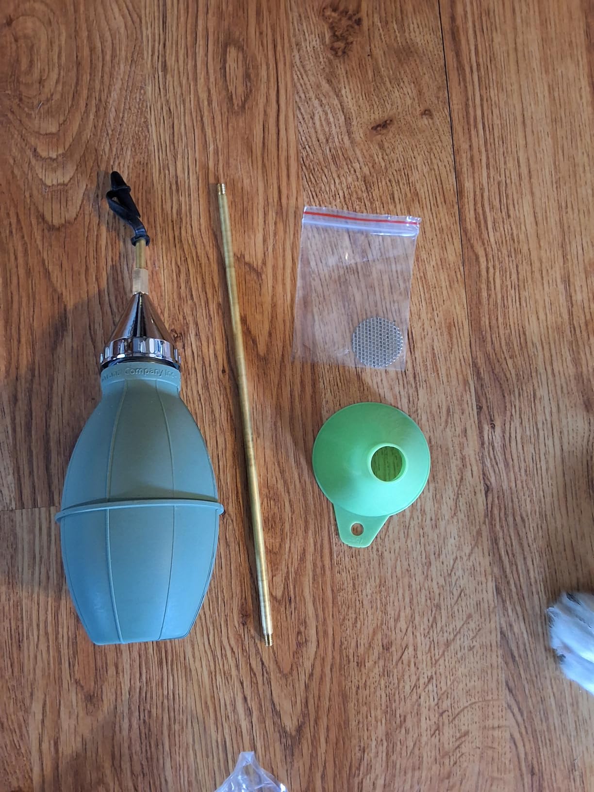 Puff-D 512 Puffy-D Bulb Insecticidal Duster, Heavy-Duty Dust Applicator for Pest Control, Green customer photo 1