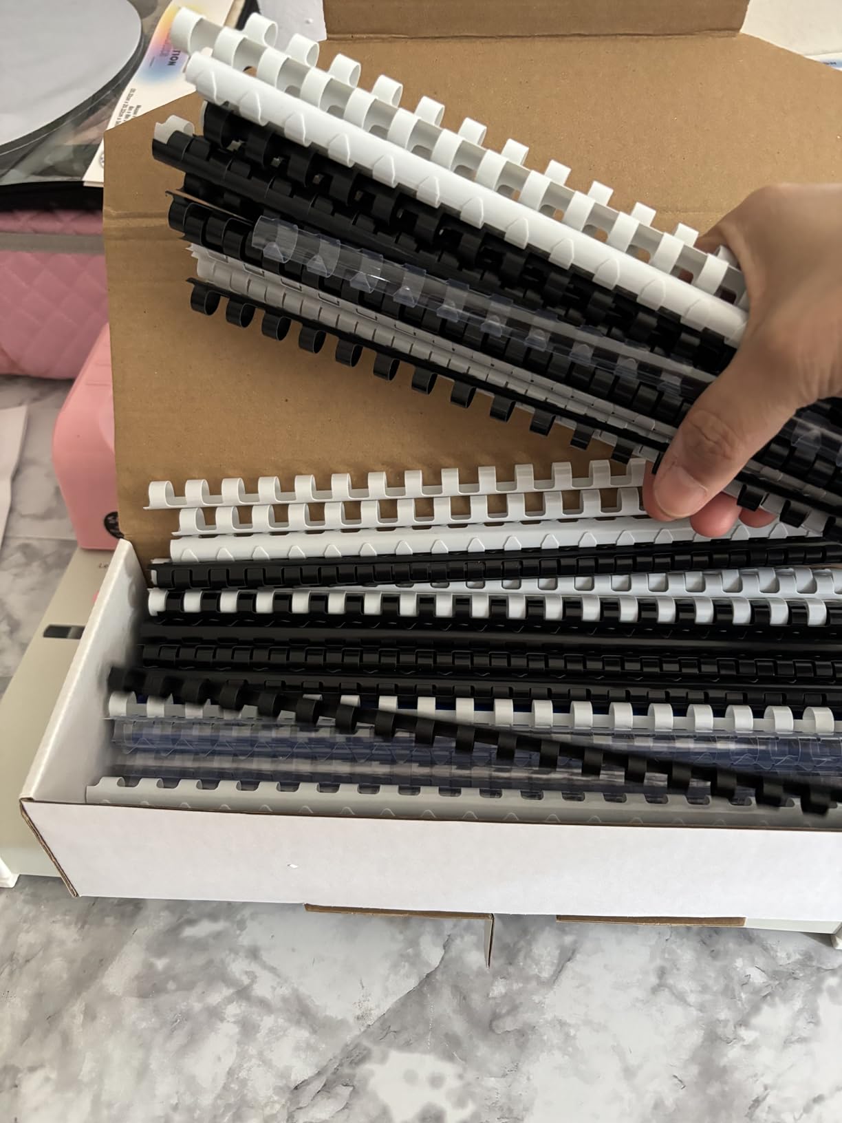 MAKEASY Binding Machine, 21-Hole, 450 Sheets, Comb Binding Machines with 1 Box Comb Bindings Spines, Comb Binder for Letter Size, A4, A5 Paper customer photo 1