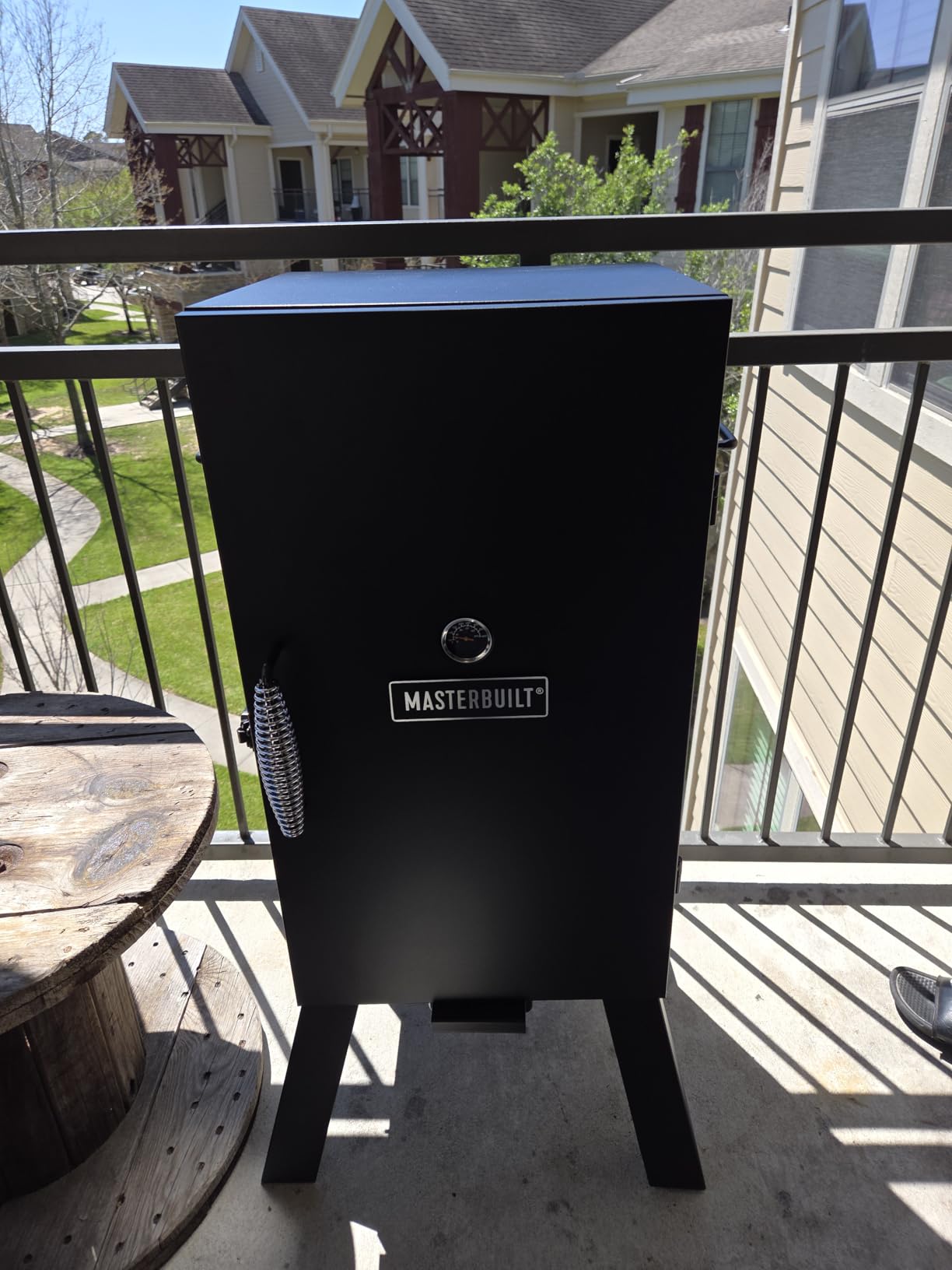 Masterbuilt 30-inch Electric Vertical BBQ Smoker with Analog Temperature Control, Chrome Smoking Racks and 535 Cooking Square Inches in Black, Model MB20070210 customer photo 1