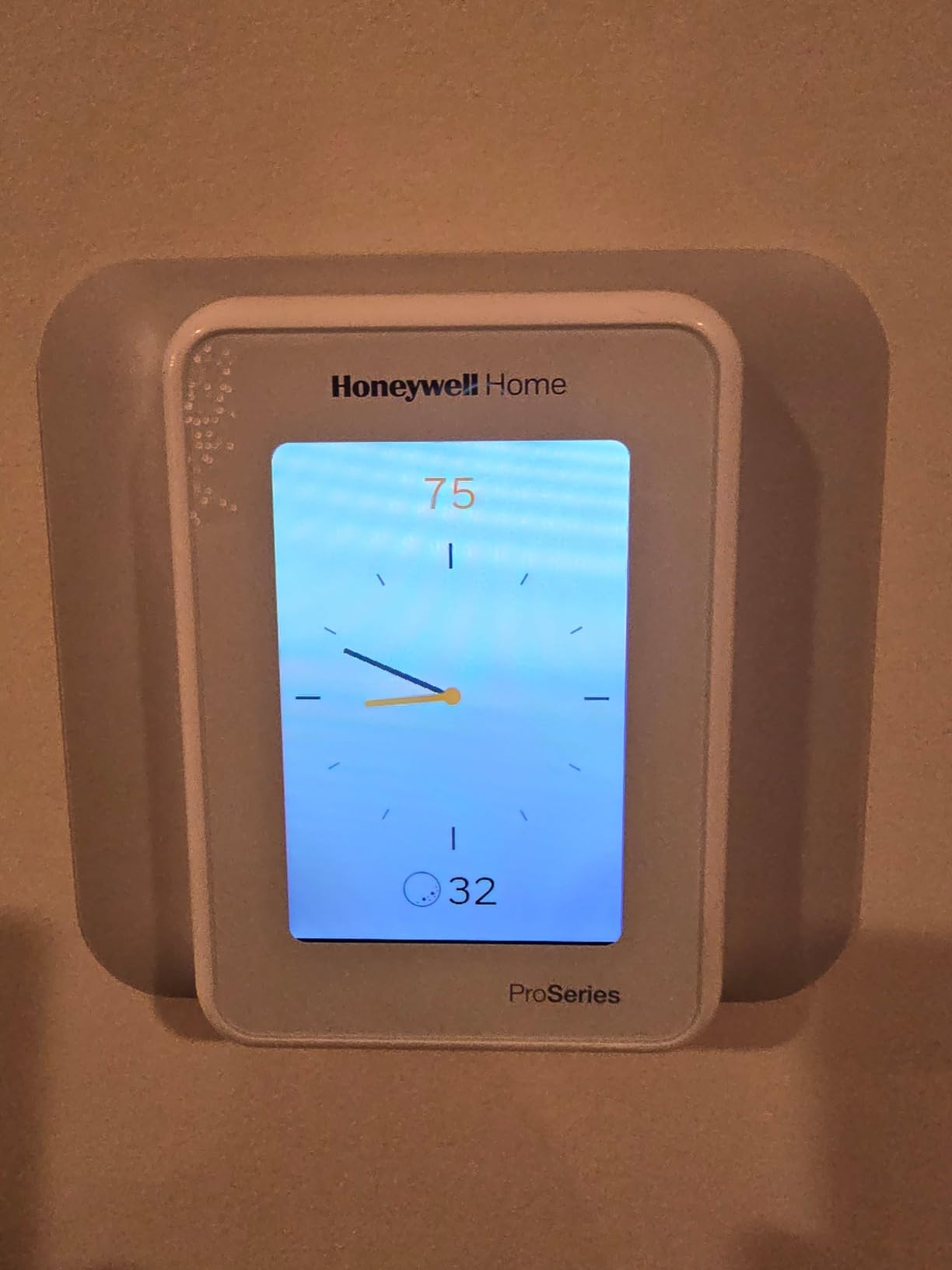Honeywell Home T10 Pro Smart Thermostat with RedLINK customer photo 2